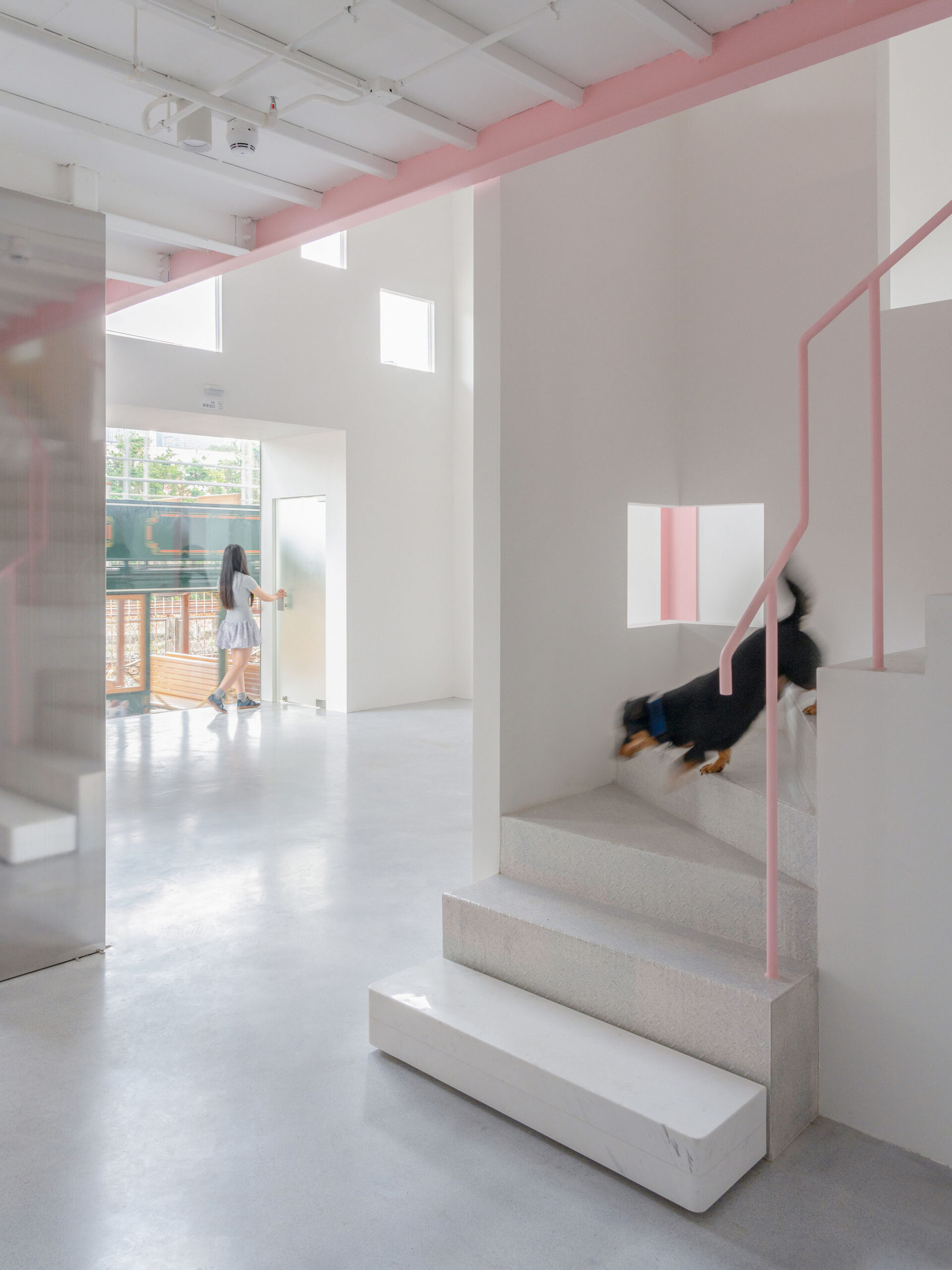 〈アペルロン・コンテンポラリー(Apelron Contemporary)〉エーテル・アーキテクツ(Aether Architects)、アーチグレス(Archigress)