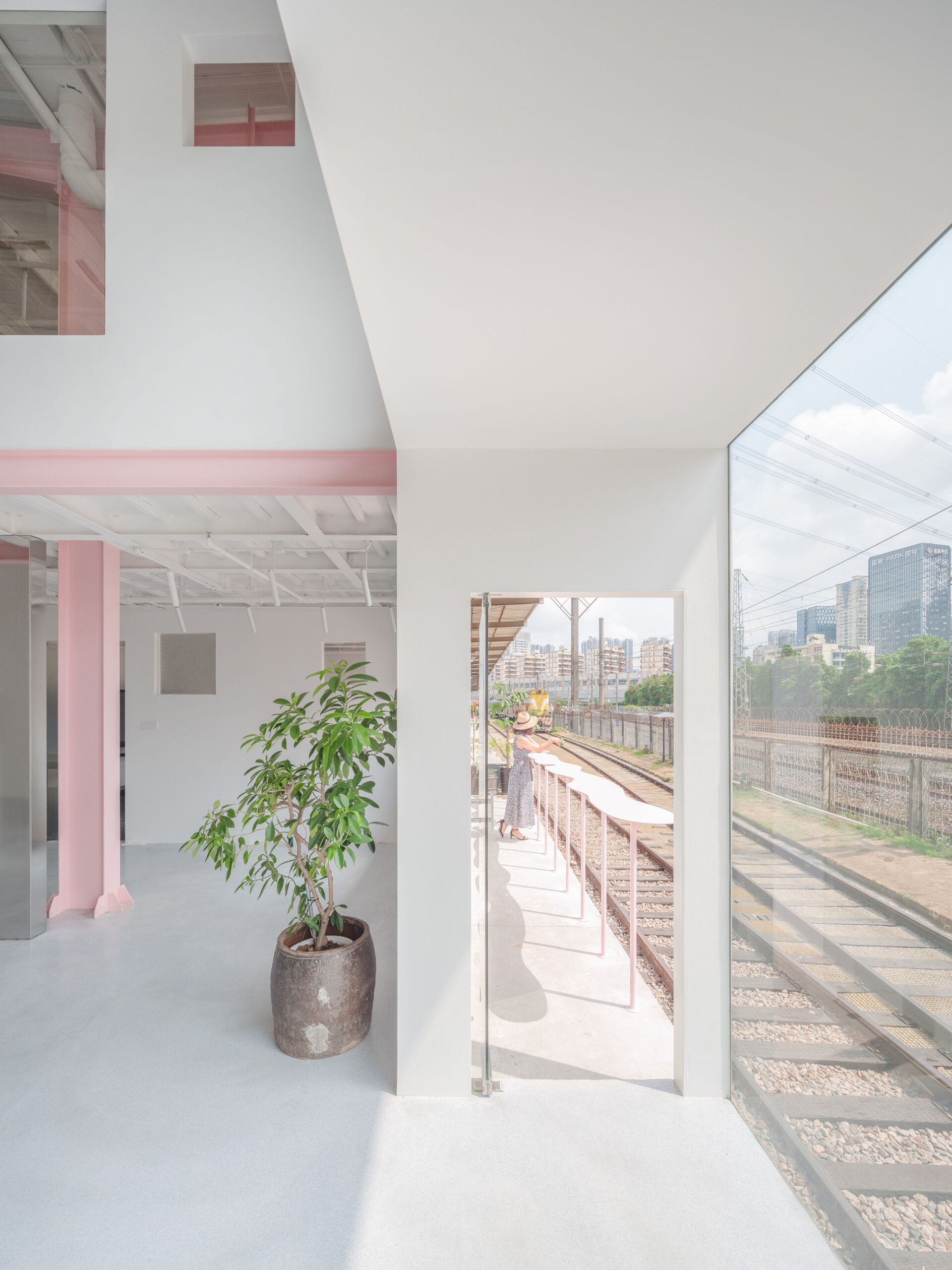 〈アペルロン・コンテンポラリー(Apelron Contemporary)〉エーテル・アーキテクツ(Aether Architects)、アーチグレス(Archigress)