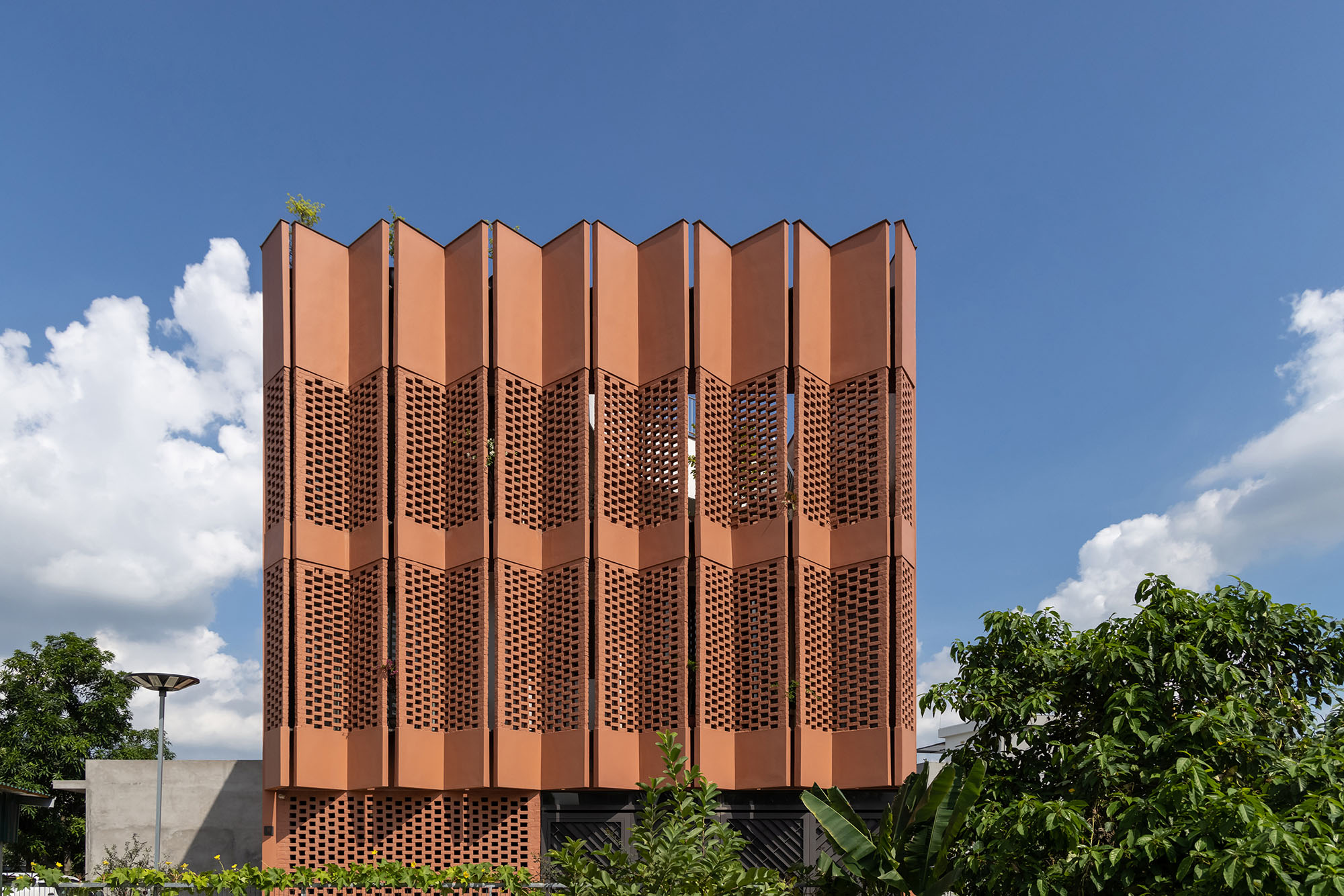 〈CUBE（Creative Usage of Bricks & Earth）〉H&Pアーキテクツ（H&P Architects）