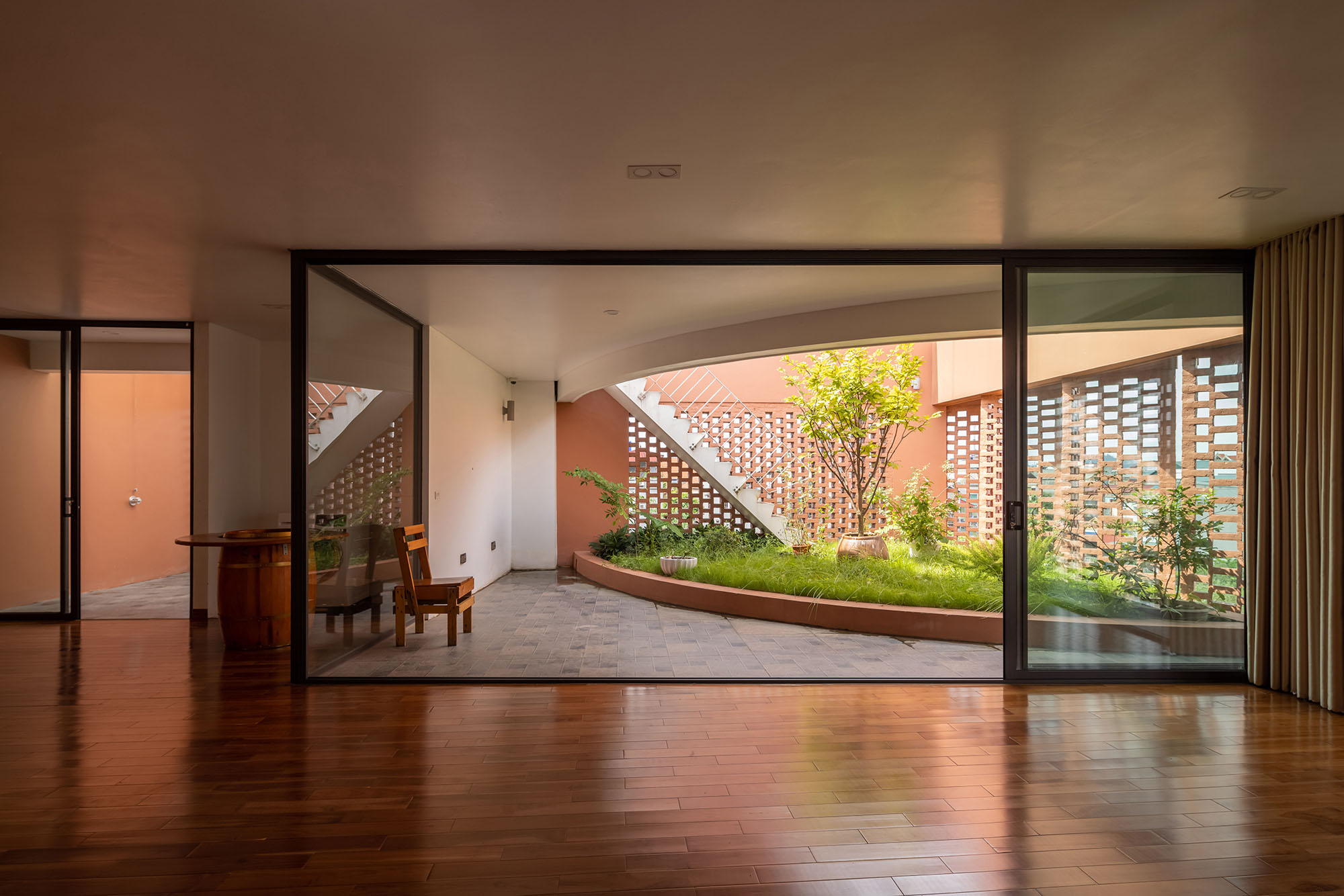 〈CUBE（Creative Usage of Bricks & Earth）〉H&Pアーキテクツ（H&P Architects）