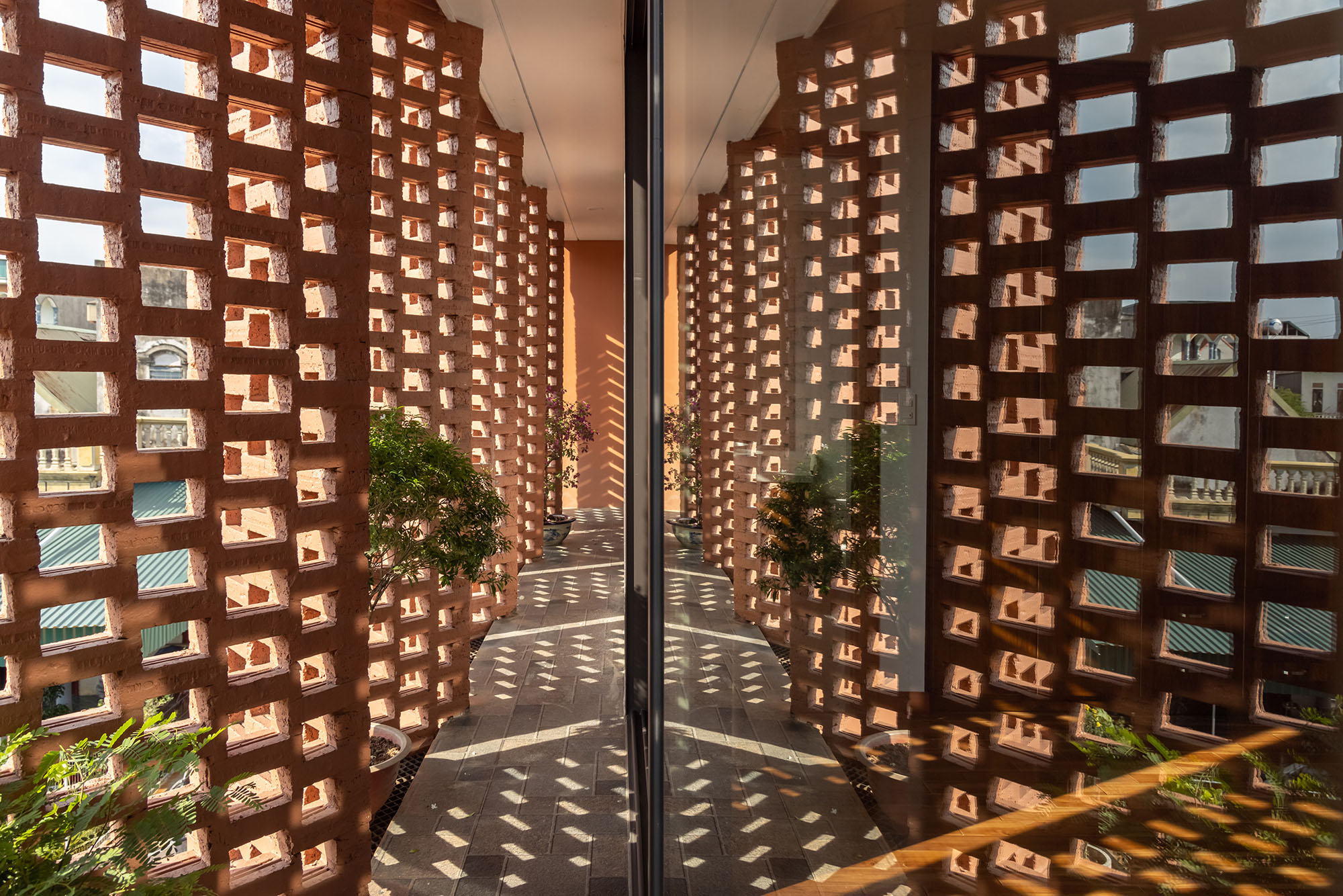 〈CUBE（Creative Usage of Bricks & Earth）〉H&Pアーキテクツ（H&P Architects）