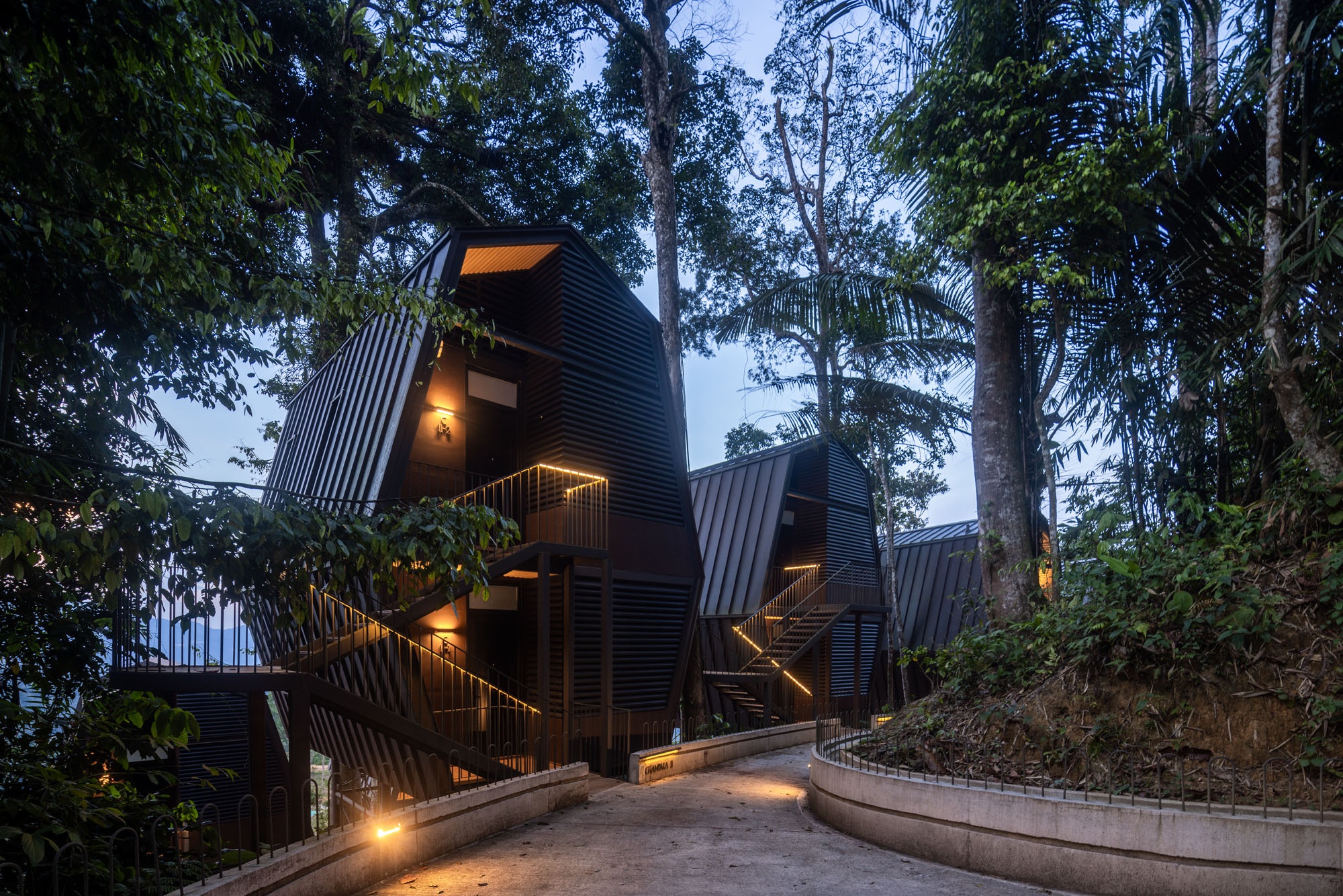 〈ヴァナヴァサ・リゾート（Vanavasa Resort）〉M・J・カニー・アーキテクト（M J Kanny Architect）