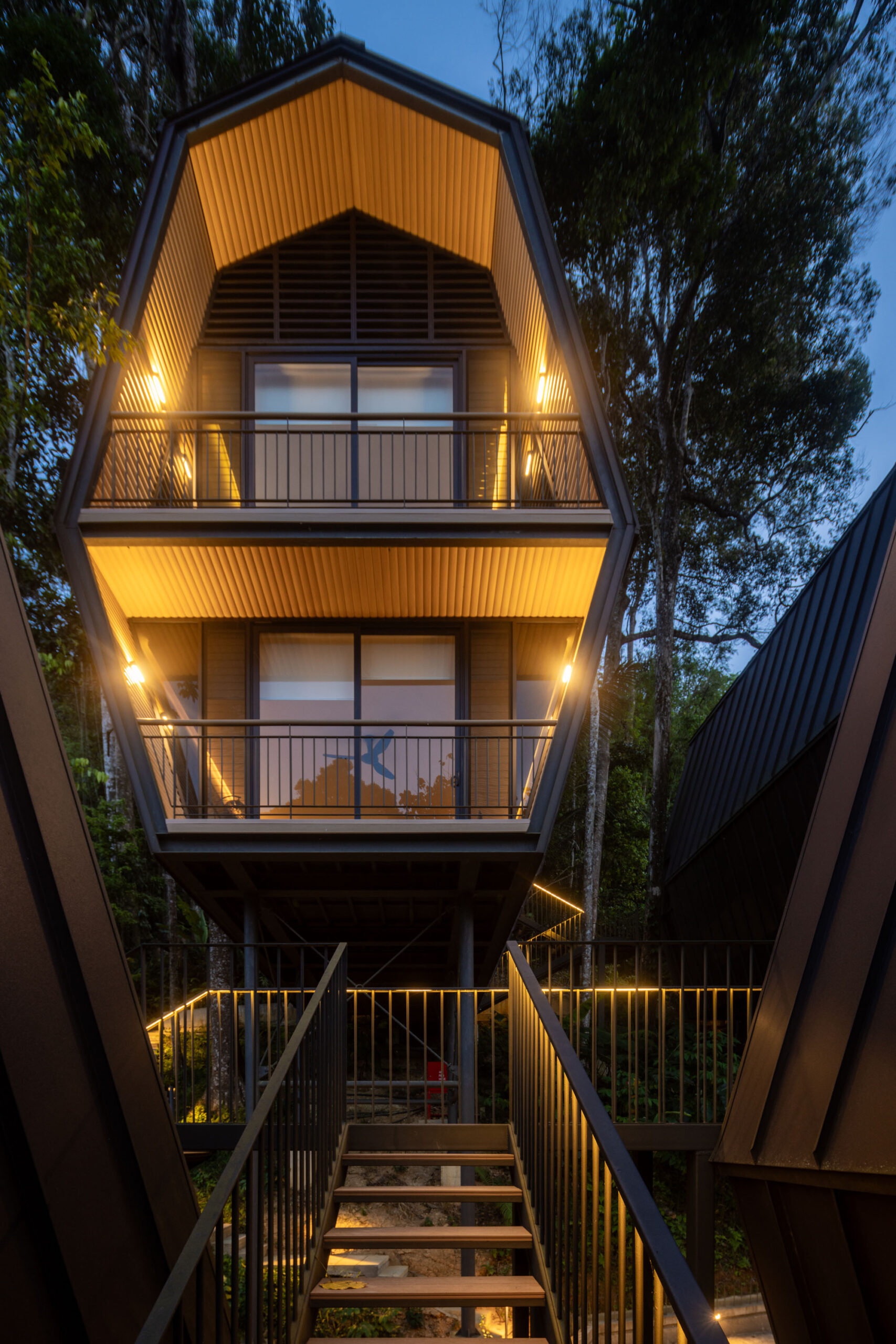 〈ヴァナヴァサ・リゾート（Vanavasa Resort）〉M・J・カニー・アーキテクト（M J Kanny Architect）
