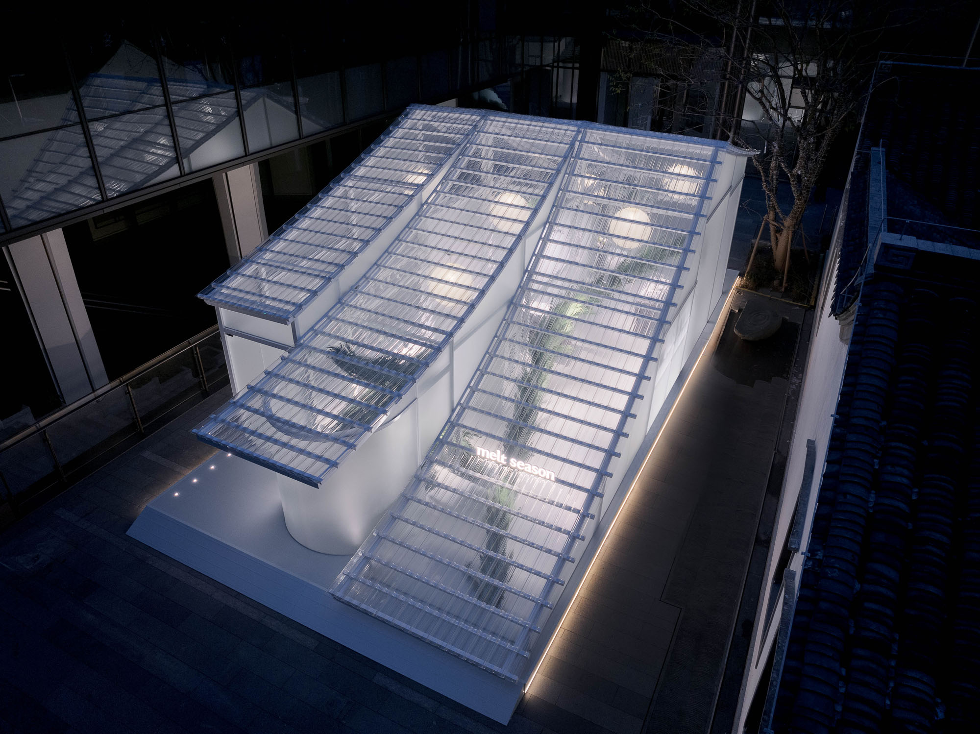 〈メルトシーズン - 南京空間インスタレーション（Melt Season - Nanjing Spatial Installation）〉MLKKスタジオ（MLKK Studio）