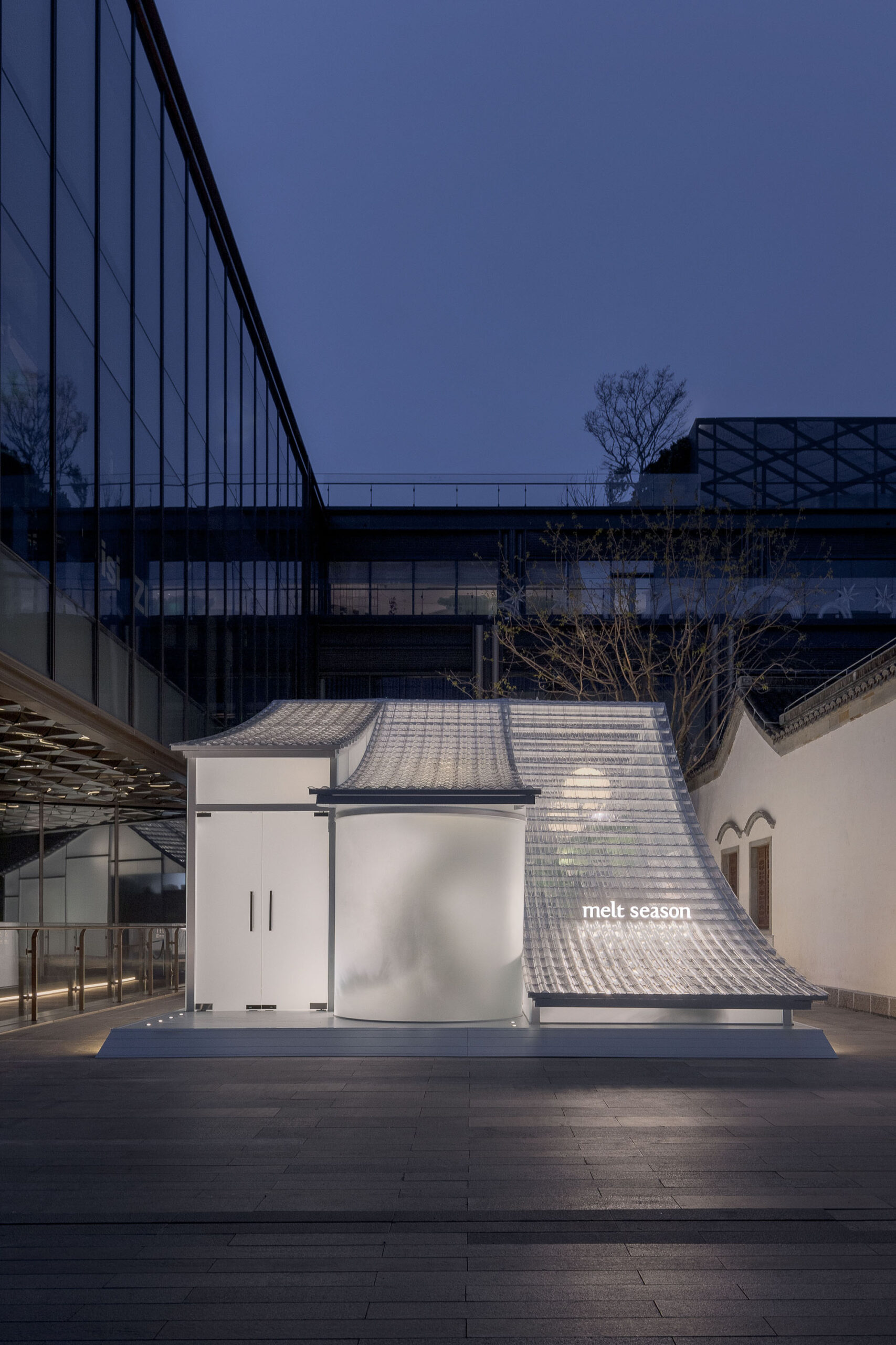 〈メルトシーズン - 南京空間インスタレーション（Melt Season - Nanjing Spatial Installation）〉MLKKスタジオ（MLKK Studio）