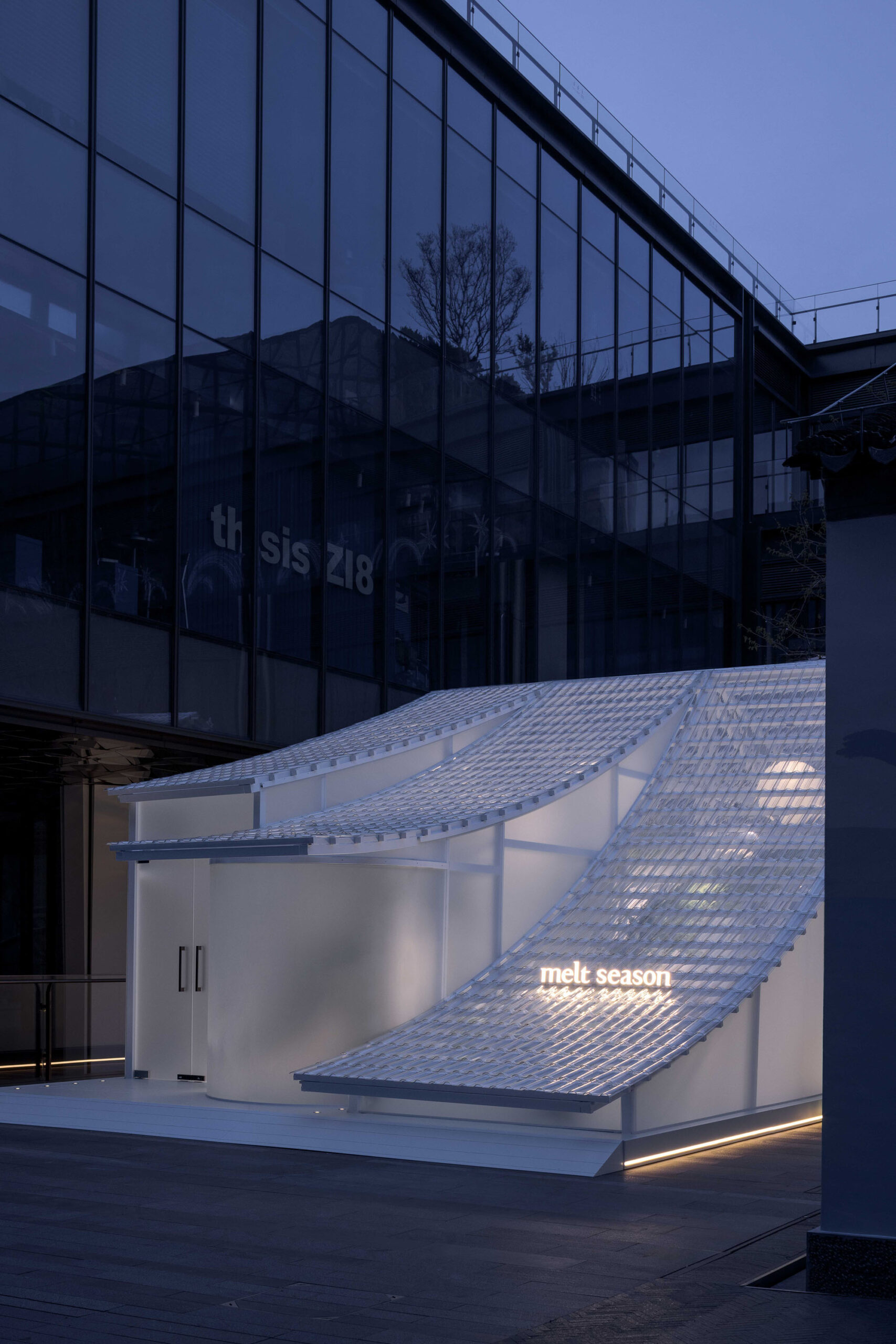 〈メルトシーズン - 南京空間インスタレーション（Melt Season - Nanjing Spatial Installation）〉MLKKスタジオ（MLKK Studio）
