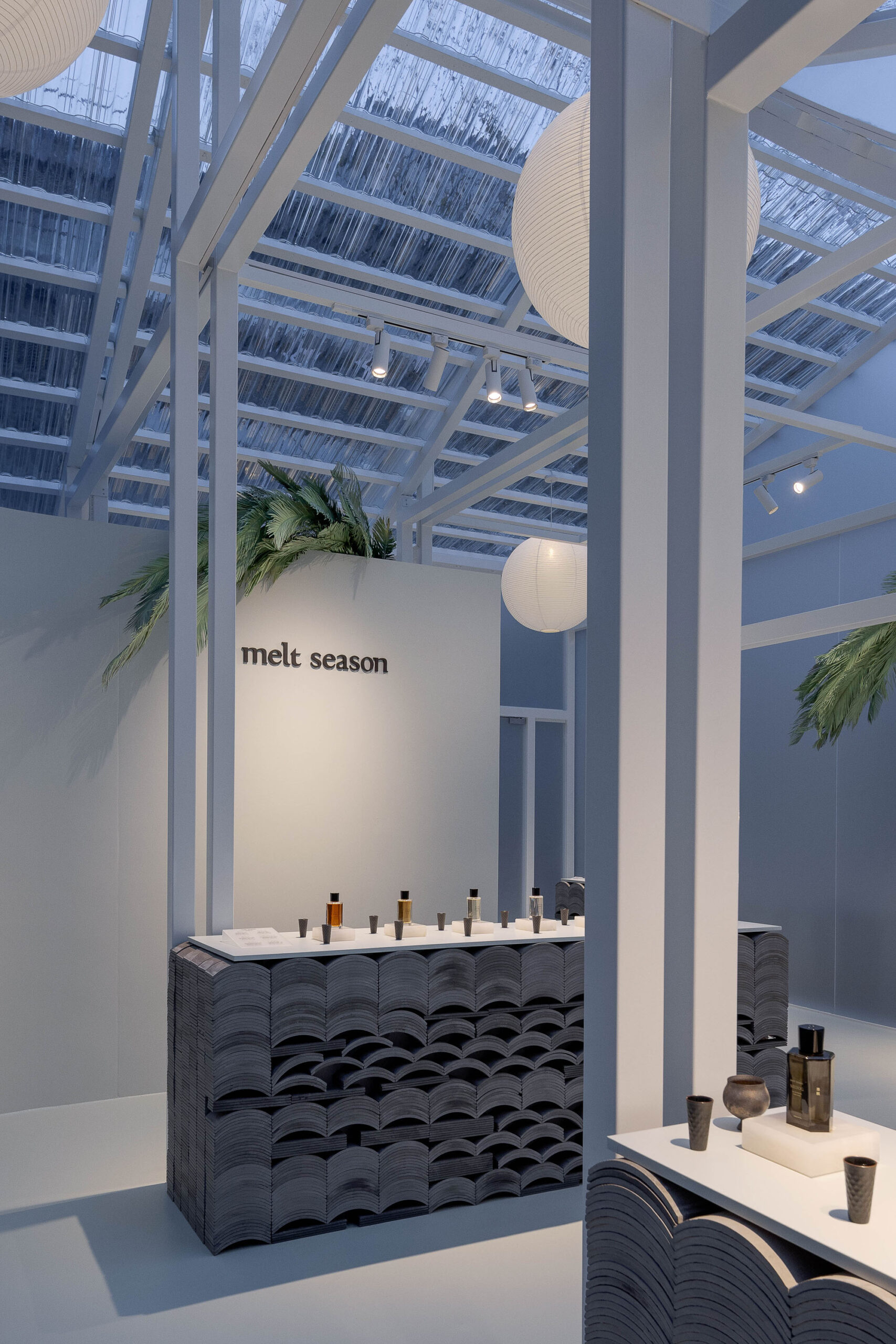 〈メルトシーズン - 南京空間インスタレーション（Melt Season - Nanjing Spatial Installation）〉MLKKスタジオ（MLKK Studio）