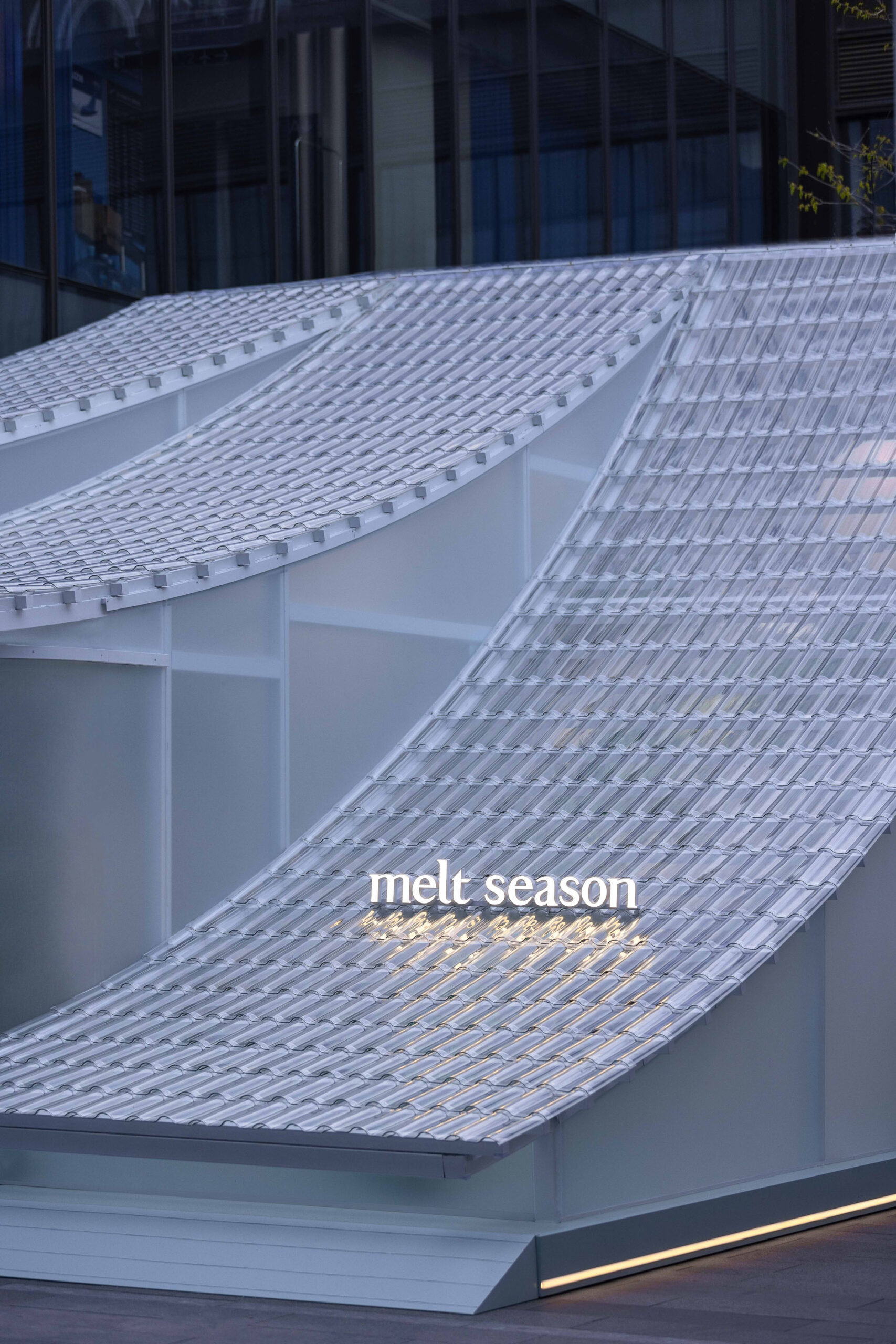 〈メルトシーズン - 南京空間インスタレーション（Melt Season - Nanjing Spatial Installation）〉MLKKスタジオ（MLKK Studio）