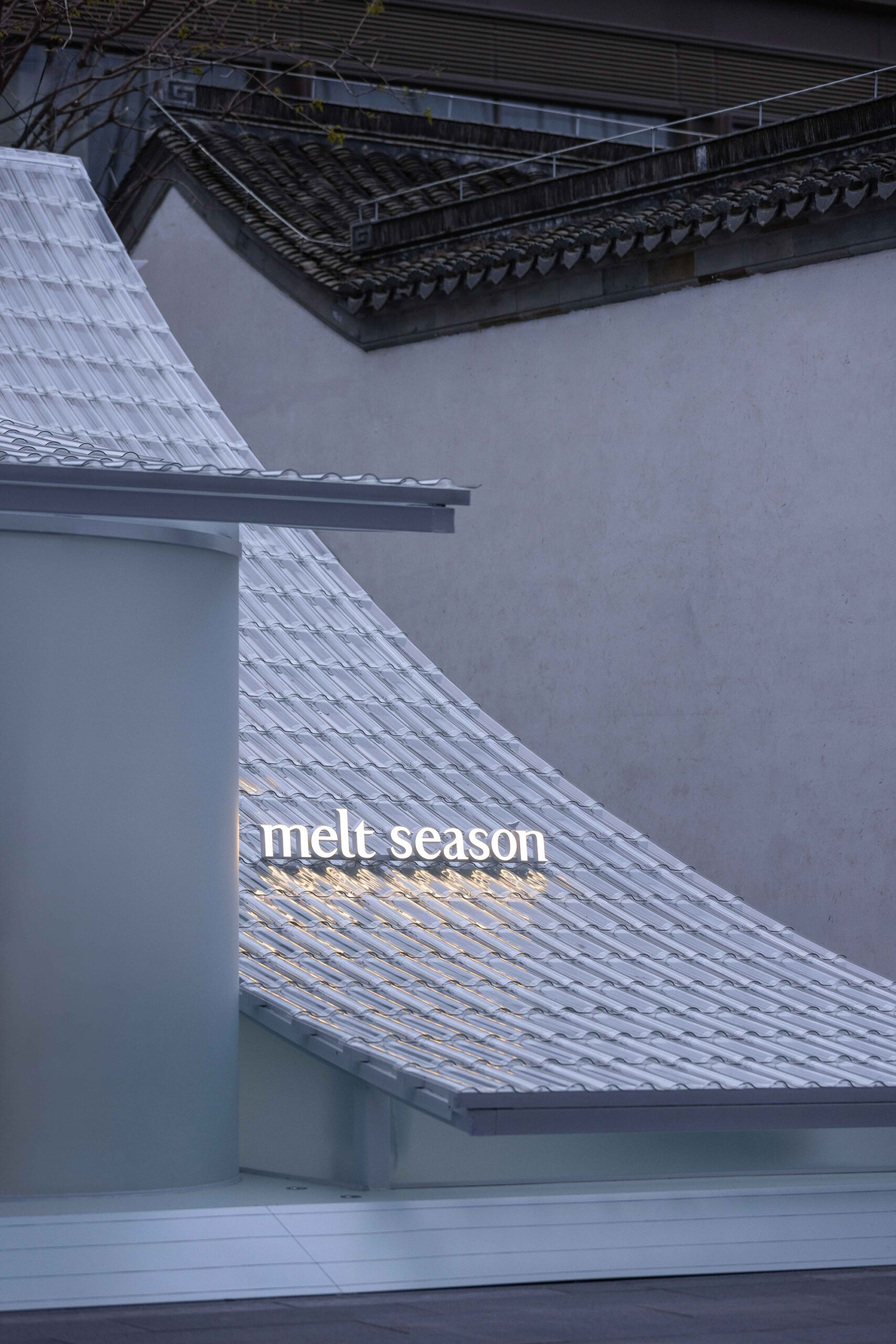 〈メルトシーズン - 南京空間インスタレーション（Melt Season - Nanjing Spatial Installation）〉MLKKスタジオ（MLKK Studio）