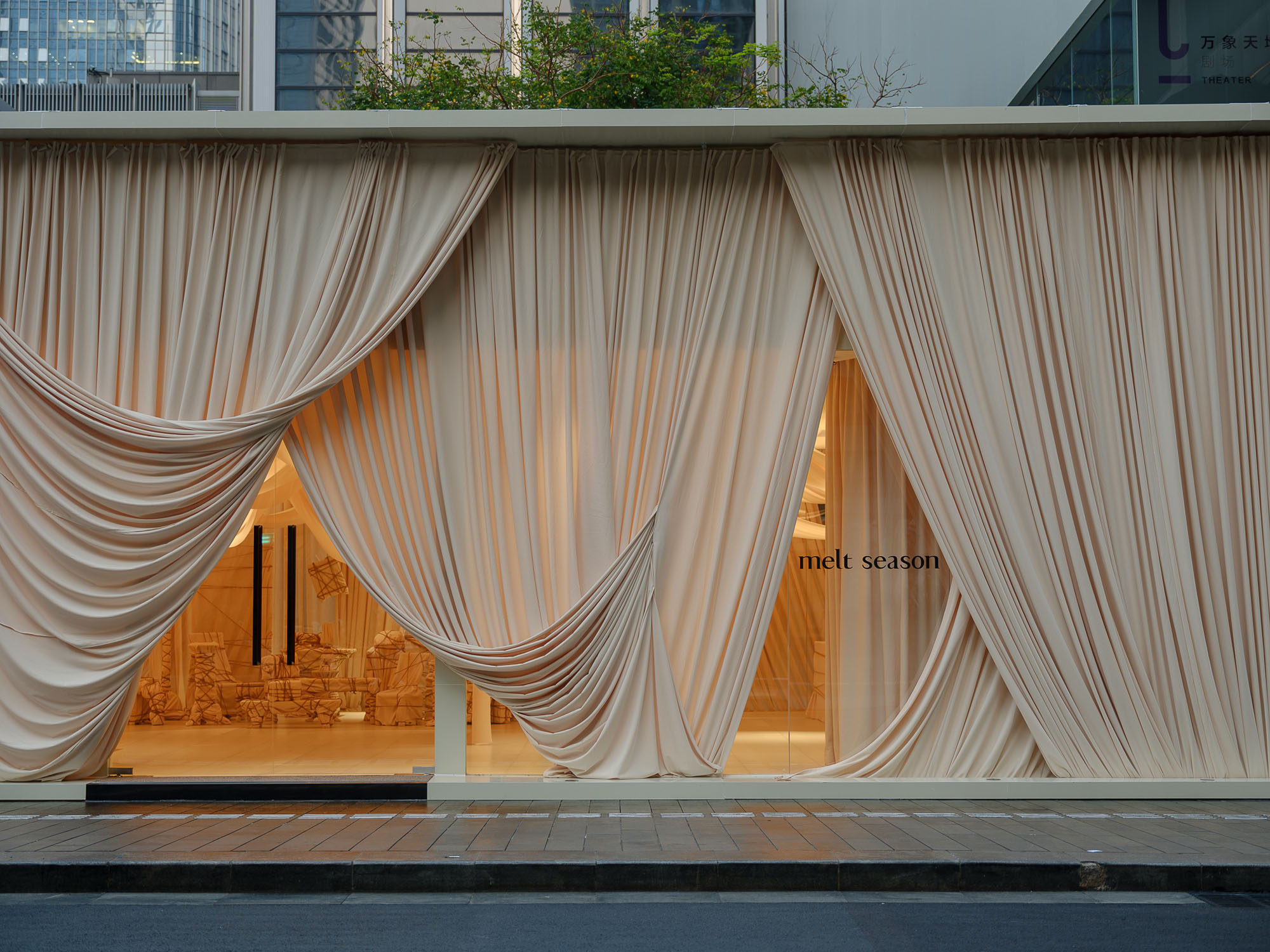 〈メルトシーズン – 深圳MixCポップアップストア(Melt Season Shenzhen MixC Pop-up Store)〉MLKKスタジオ(MLKK Studio)