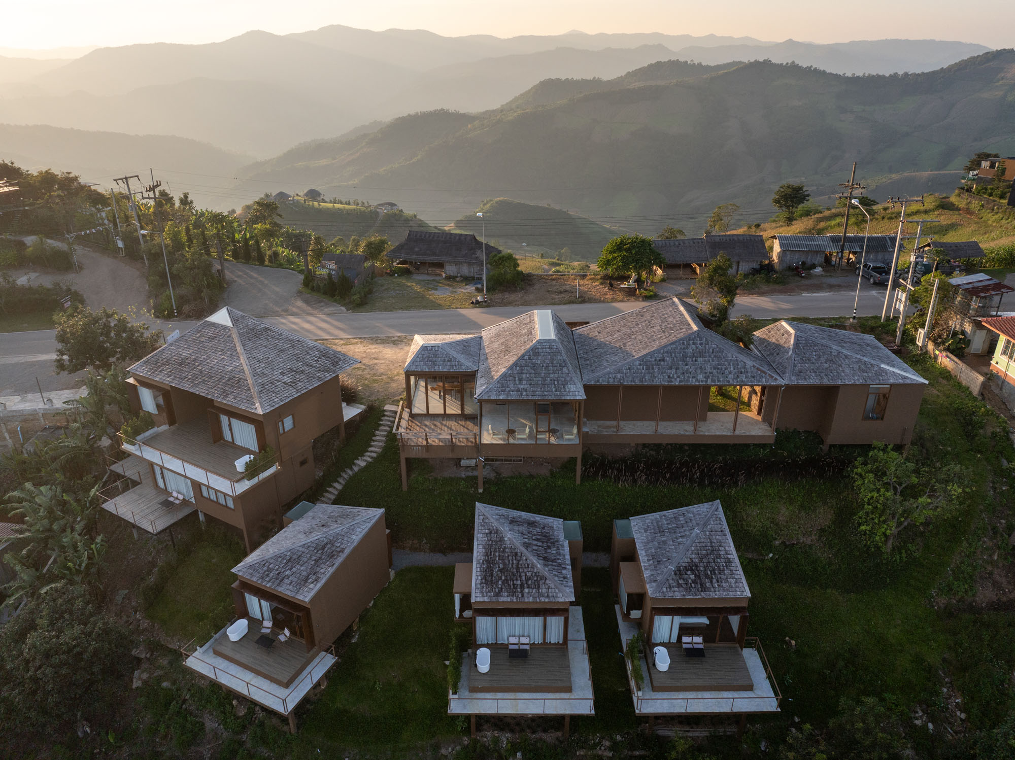 〈ウッド・キャビン（The Wood Cabin）〉S.O.S アーキテクツ（S.O.S Architects）