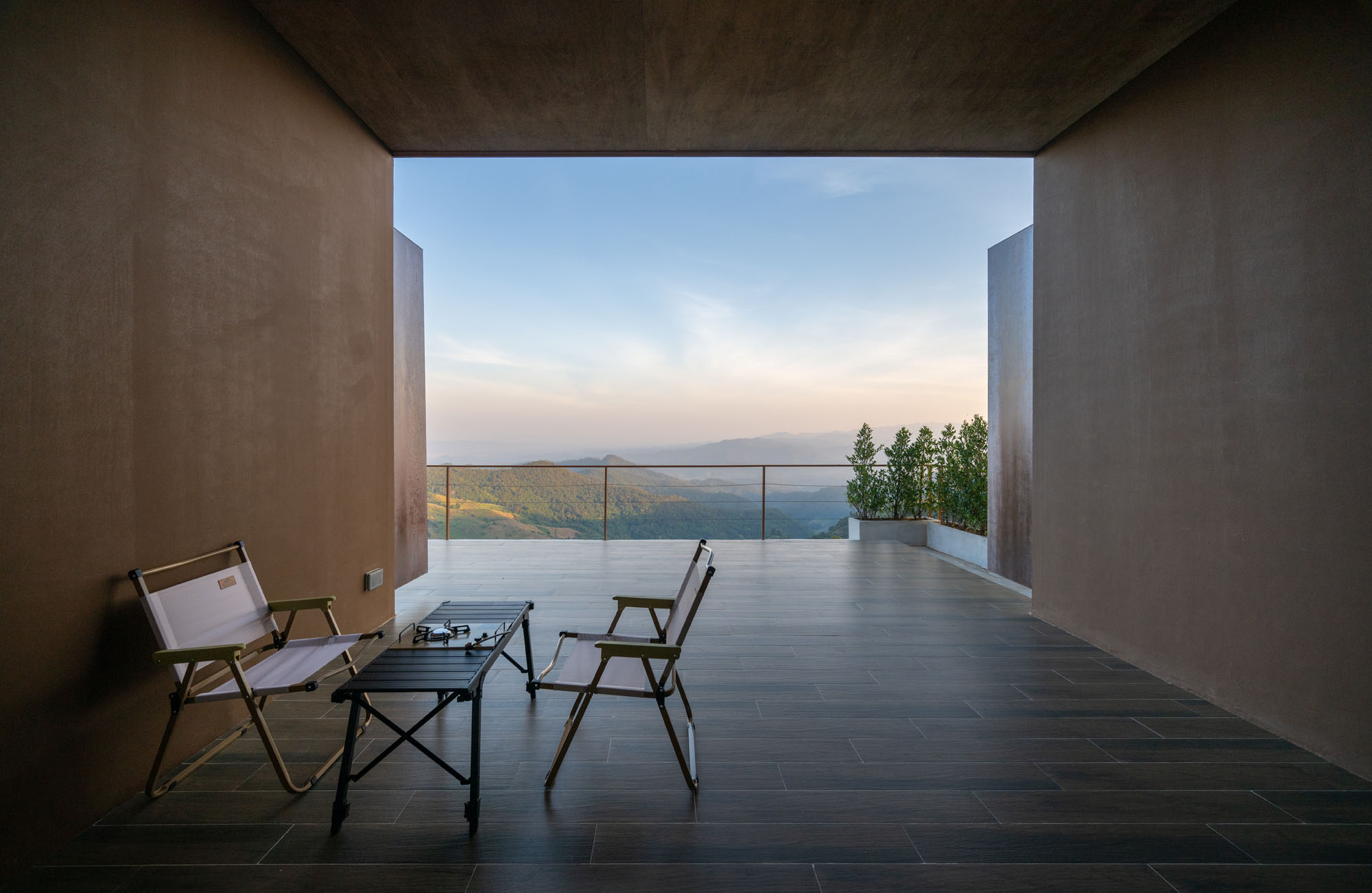 〈ウッド・キャビン（The Wood Cabin）〉S.O.S アーキテクツ（S.O.S Architects）