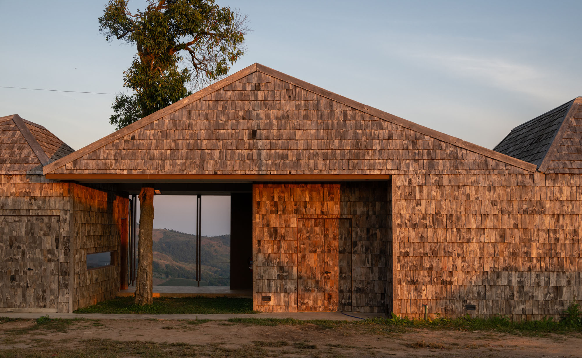 〈ウッド・キャビン（The Wood Cabin）〉S.O.S アーキテクツ（S.O.S Architects）