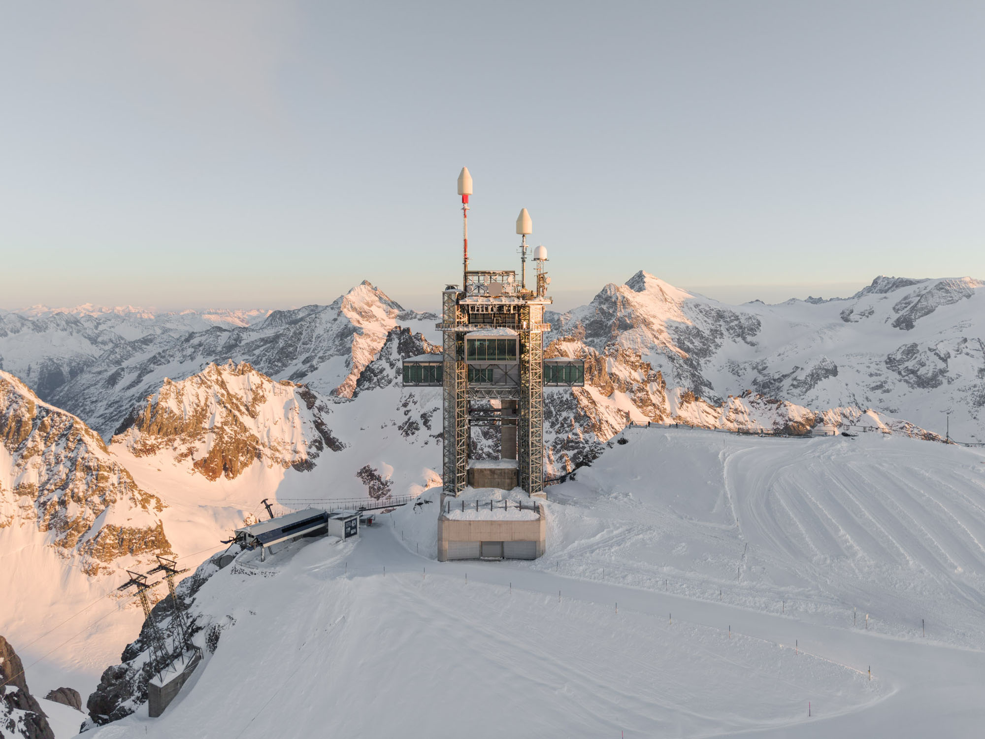 〈ティトリス・タワー(Titlis Tower)〉ヘルツォーク&ド・ムーロン(Herzog & de Meuron)