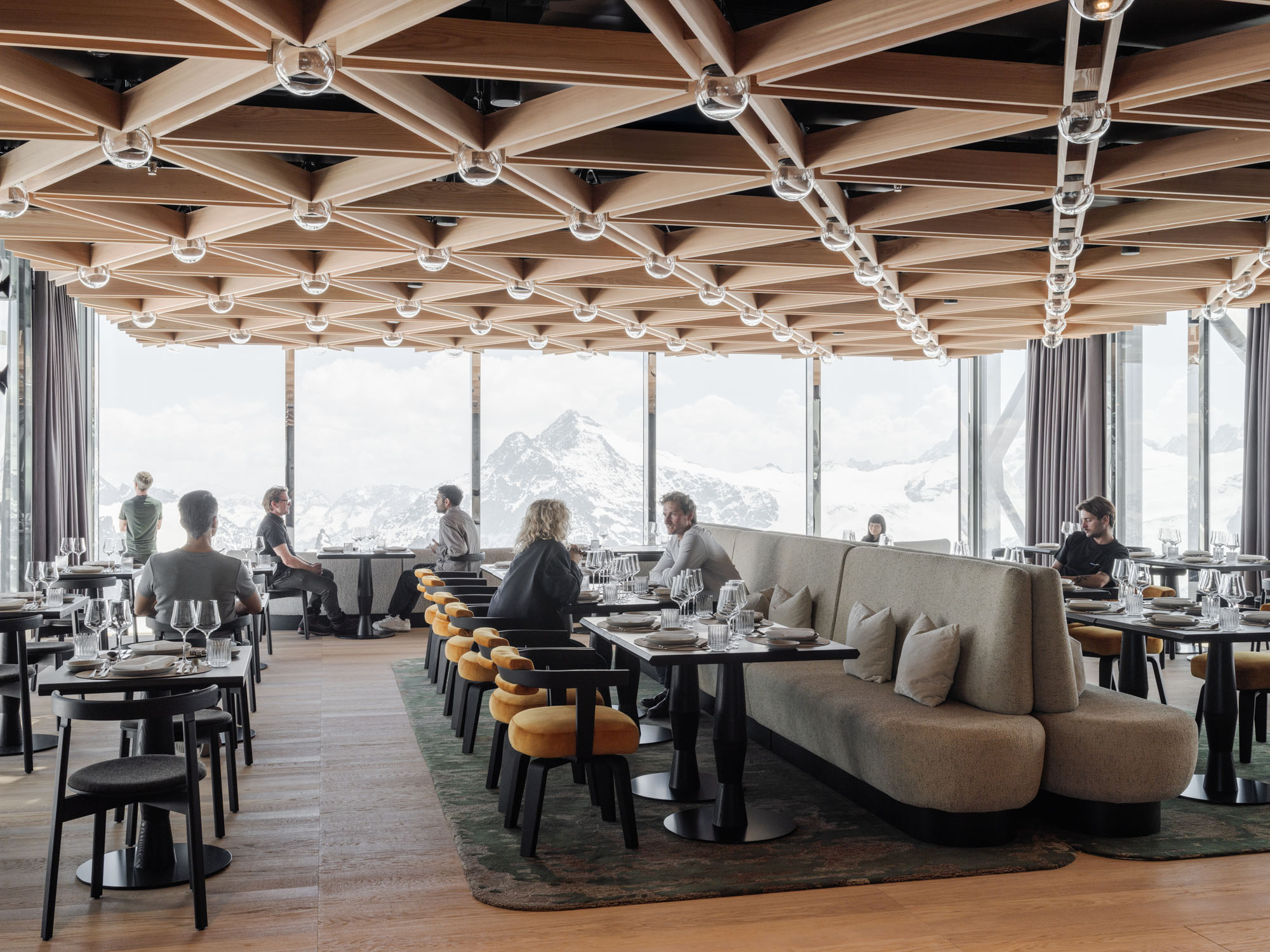 〈ティトリス・タワー(Titlis Tower)〉ヘルツォーク&ド・ムーロン(Herzog & de Meuron)