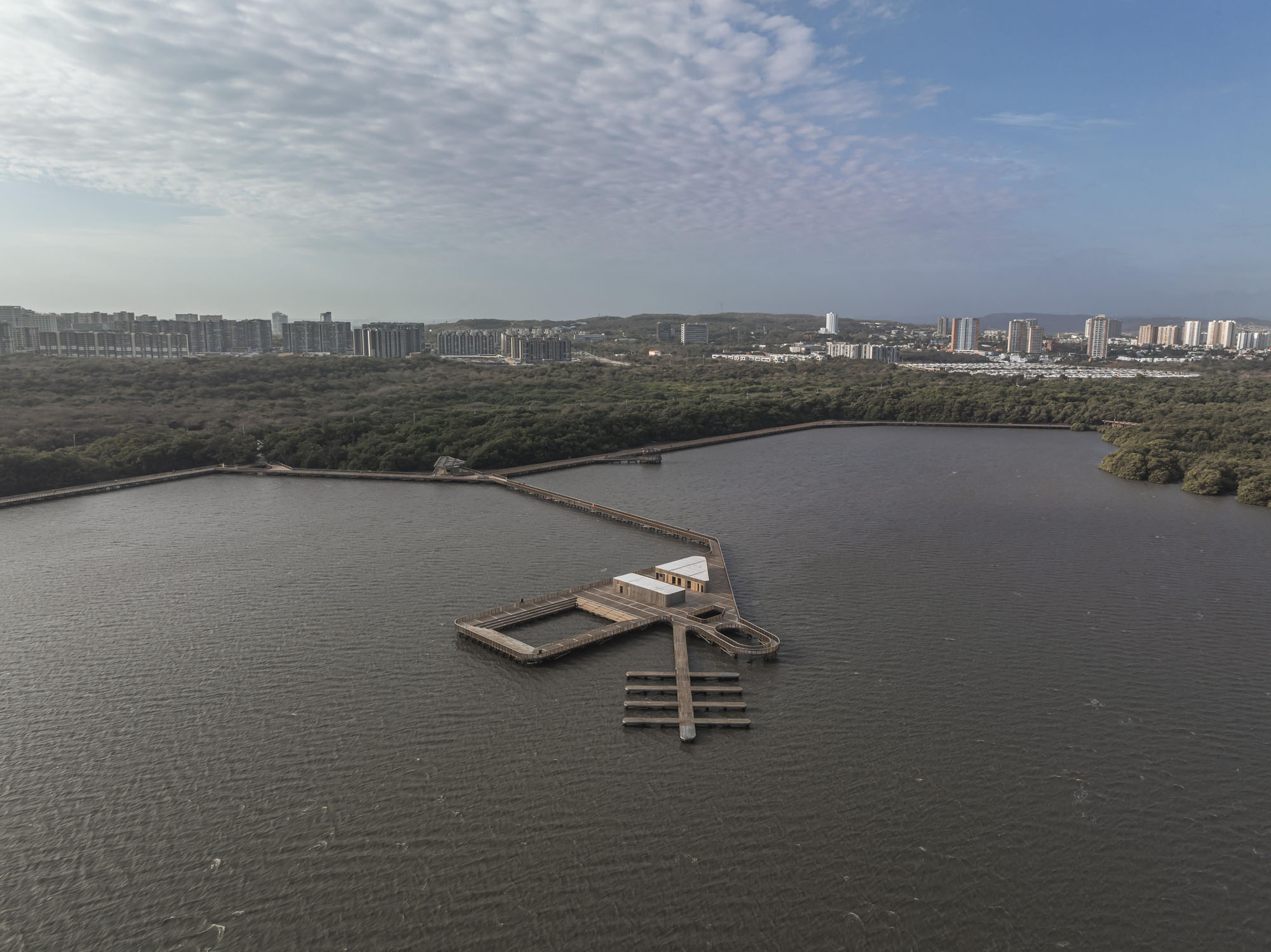 〈エコパルケ・シエナガ・デ・マジョルキン（Ecoparque Ciénaga de Mallorquín）〉DEBアーキテクチャ（DEB Architecture）エル・エクイポ・マッツァンティ（El Equipo Mazzanti）