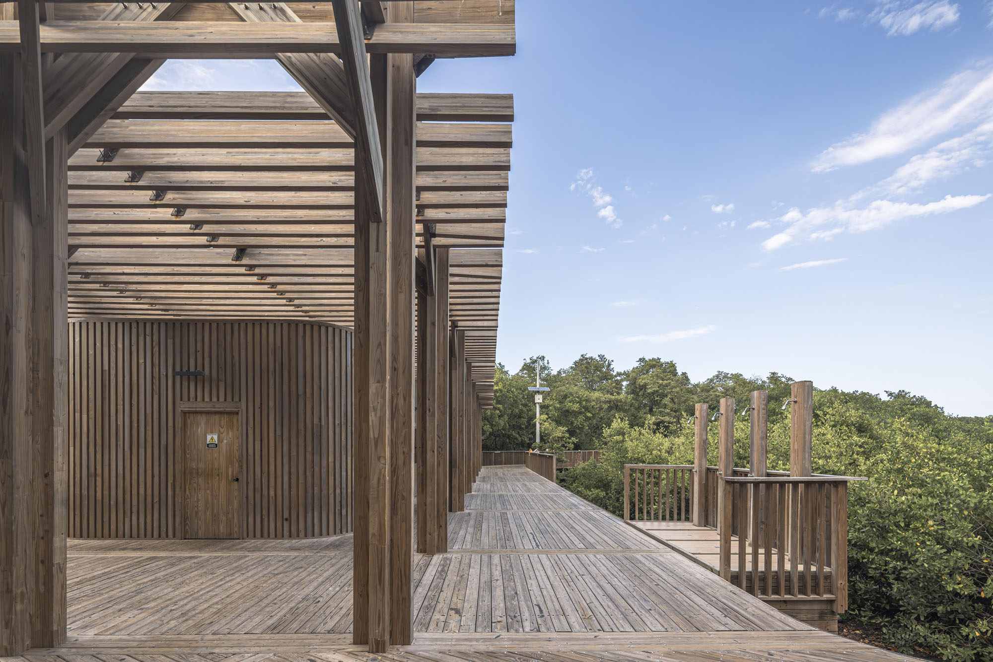 〈エコパルケ・シエナガ・デ・マジョルキン（Ecoparque Ciénaga de Mallorquín）〉DEBアーキテクチャ（DEB Architecture）エル・エクイポ・マッツァンティ（El Equipo Mazzanti）