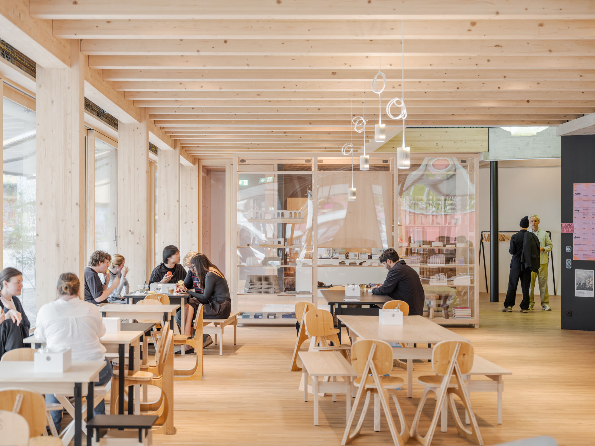 〈マイランド・シュトラーセ（Mailand-Strasse）〉ヘルツォーク＆ド・ムーロン（Herzog & de Meuron）