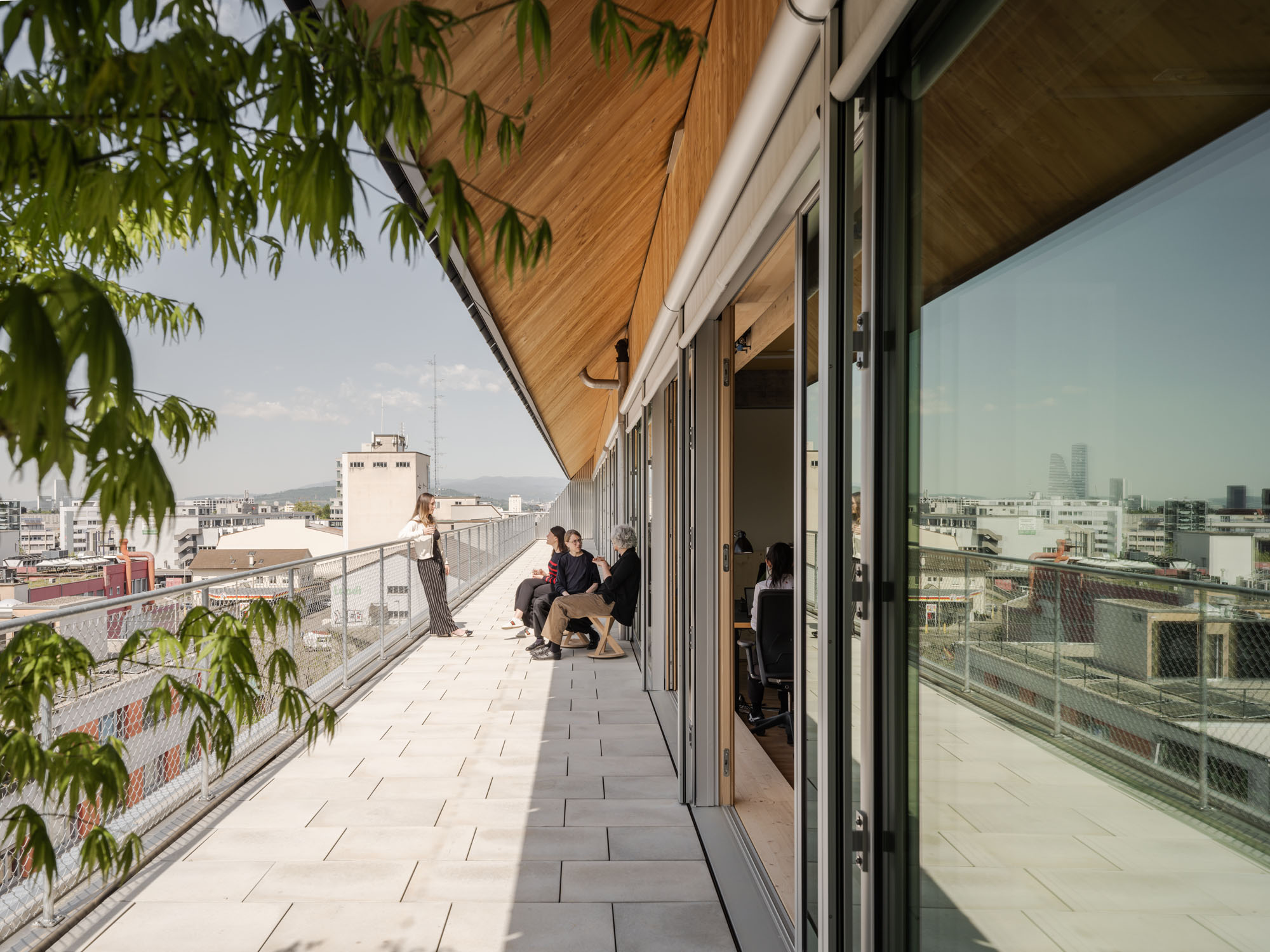 〈マイランド・シュトラーセ（Mailand-Strasse）〉ヘルツォーク＆ド・ムーロン（Herzog & de Meuron）