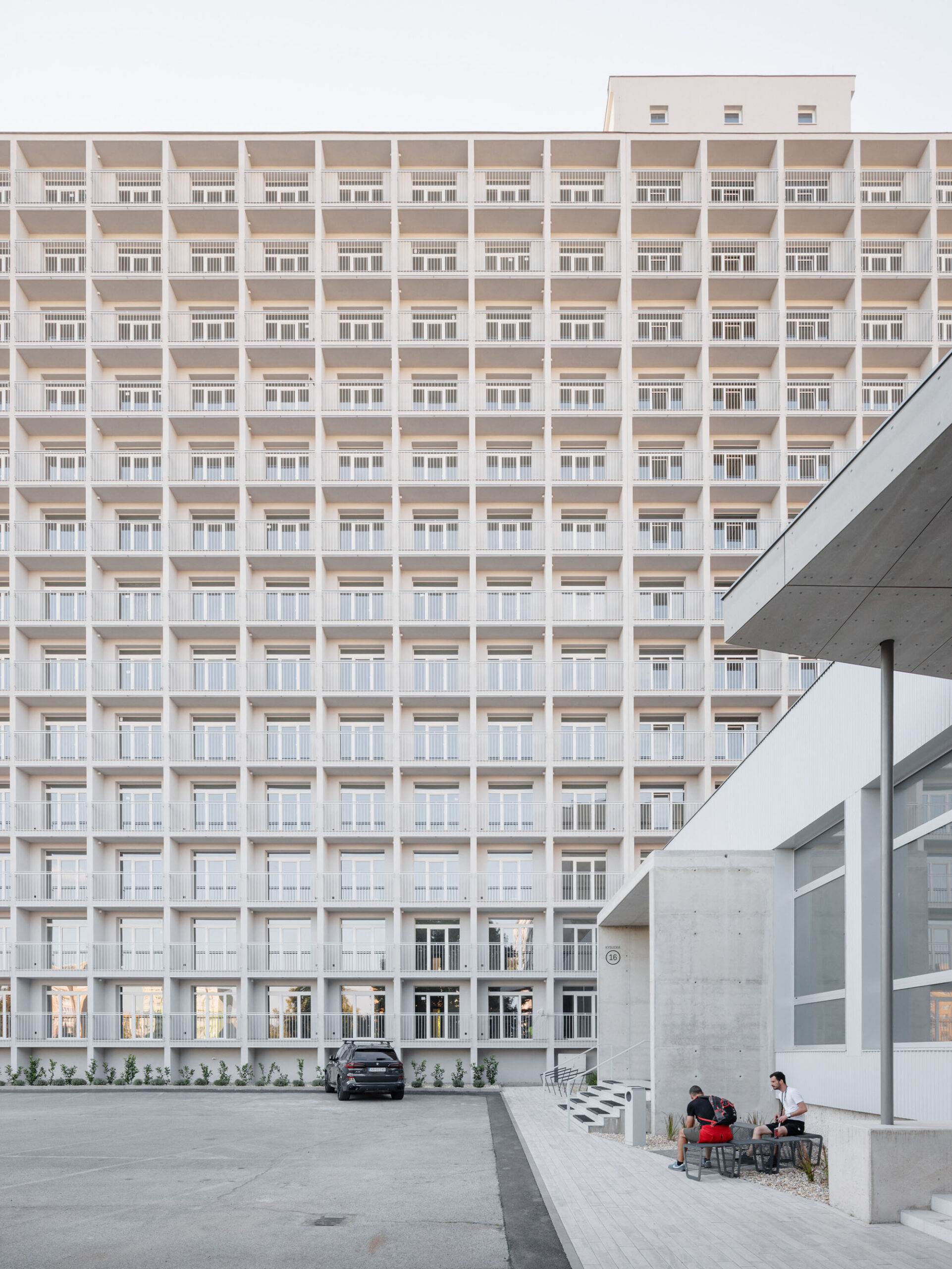 〈KOSMALT〉アトリウム・アーキテクツ（Atrium Architekti）