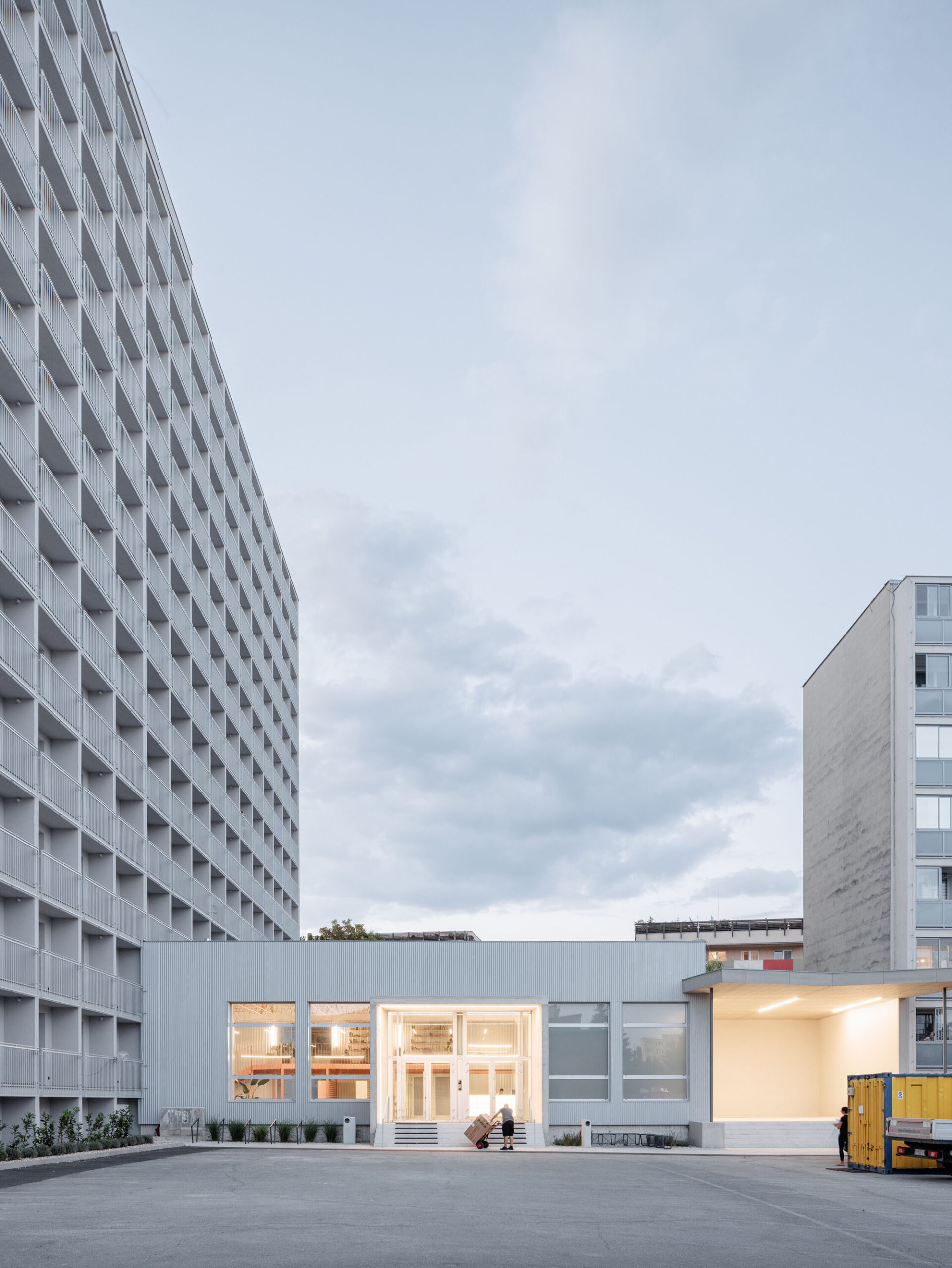 〈KOSMALT〉アトリウム・アーキテクツ（Atrium Architekti）
