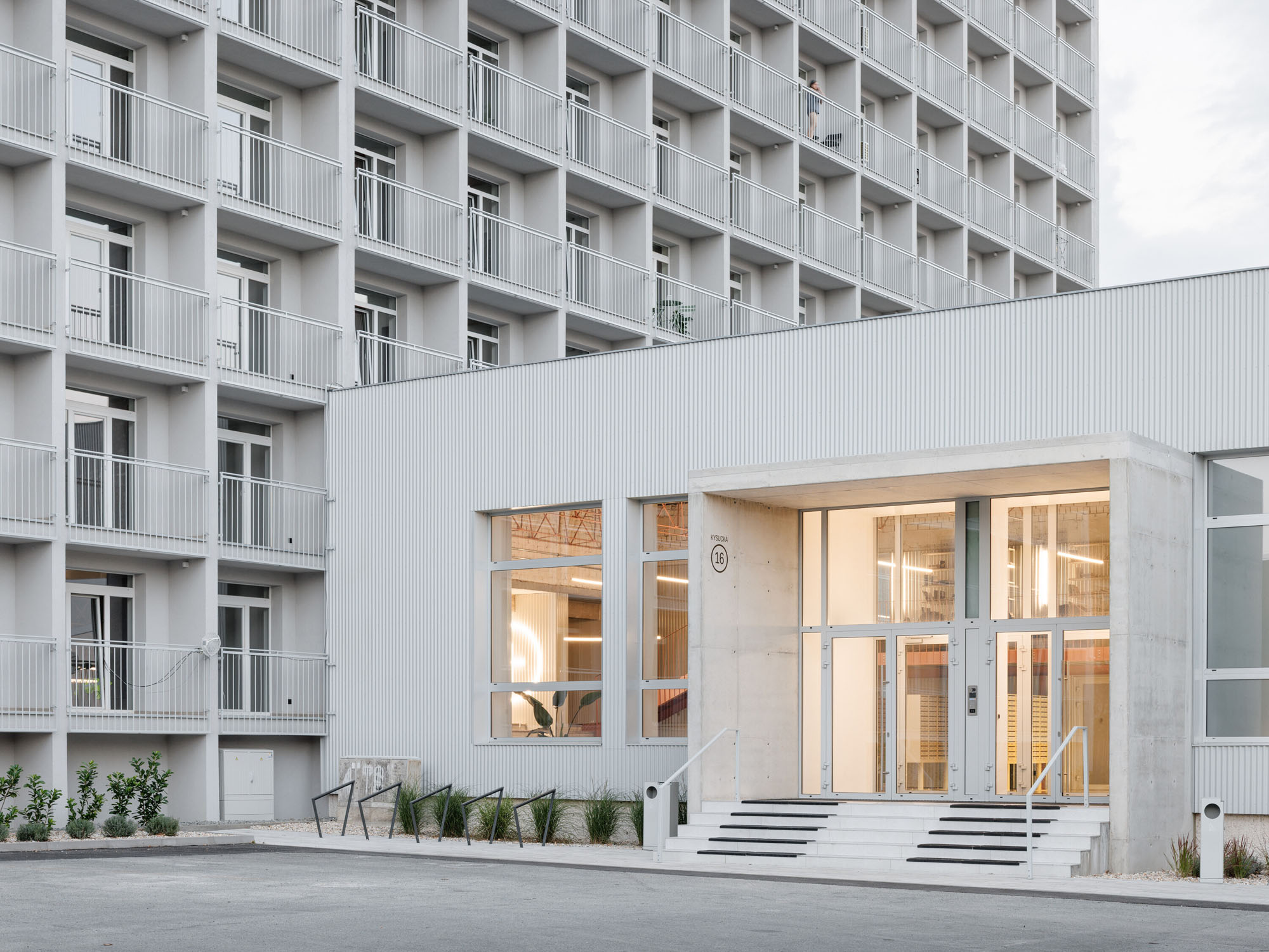 〈KOSMALT〉アトリウム・アーキテクツ（Atrium Architekti）
