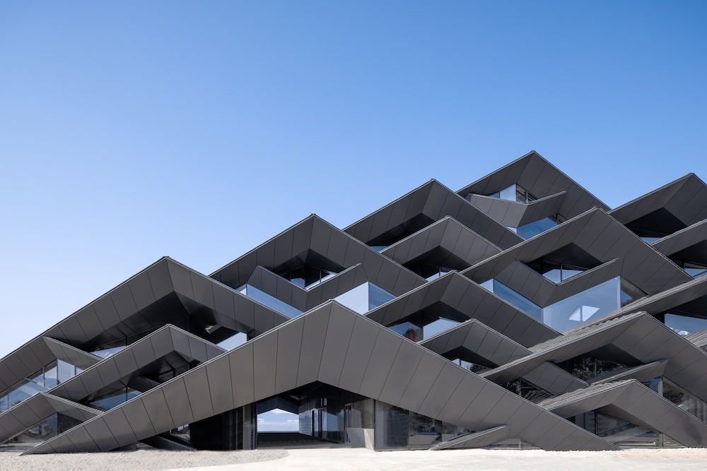 グラフィック社新刊『KENGO KUMA NEW WORKS 隈研吾 場所の建築』中面