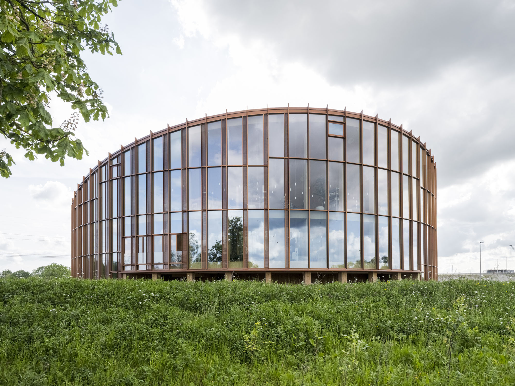 〈ダイマック本社(Dymak HQ)〉BIG(Bjarke Ingels Group)
