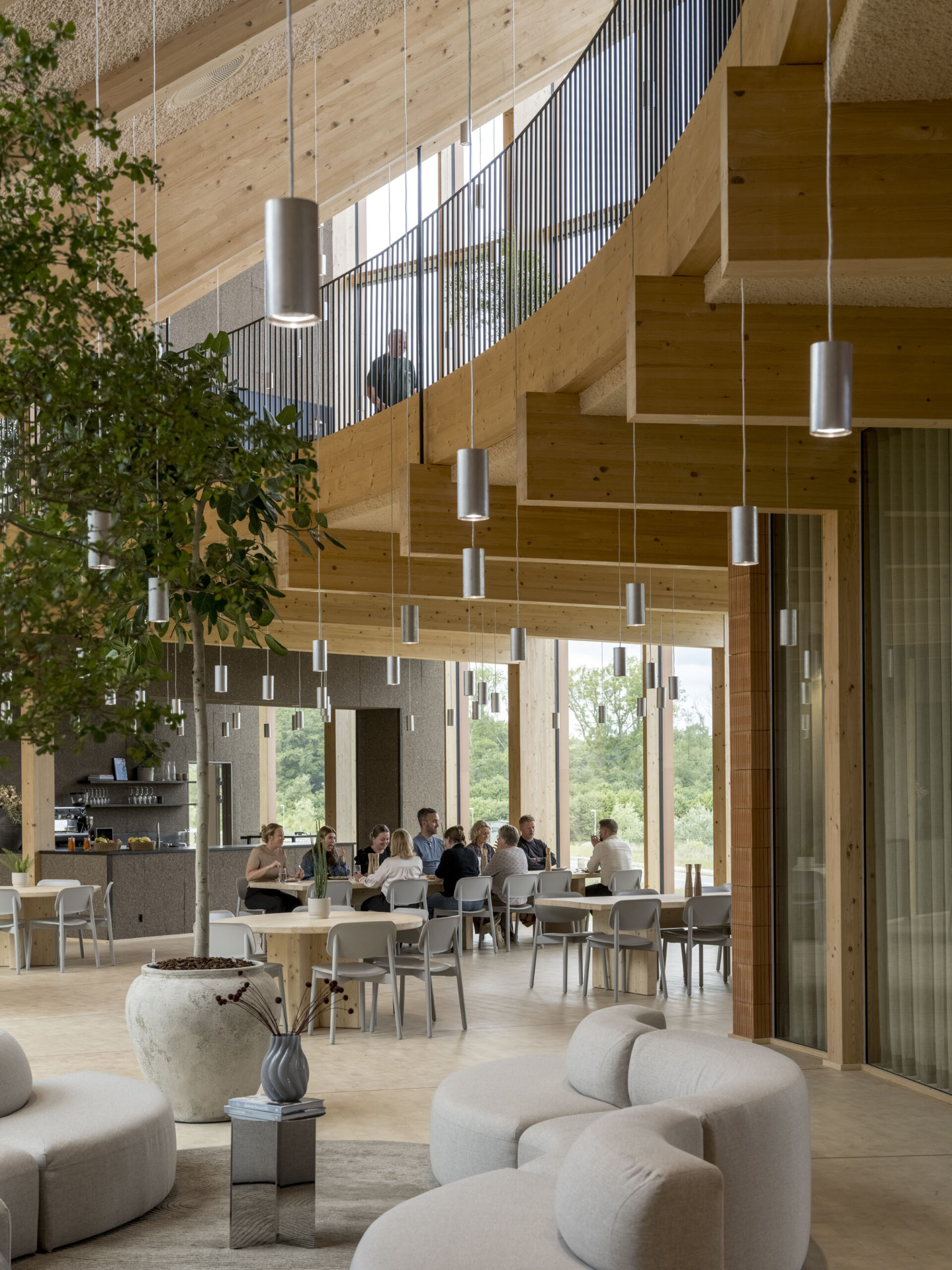 〈ダイマック本社(Dymak HQ)〉BIG(Bjarke Ingels Group)