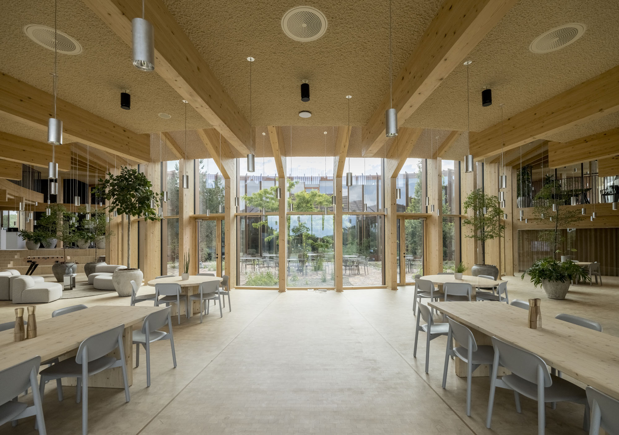 〈ダイマック本社(Dymak HQ)〉BIG(Bjarke Ingels Group)