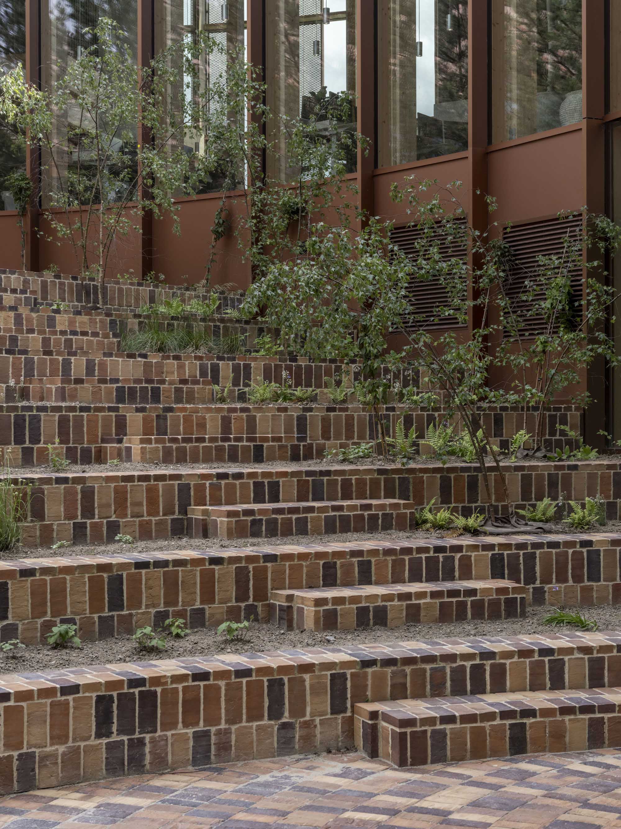 〈ダイマック本社(Dymak HQ)〉BIG(Bjarke Ingels Group)