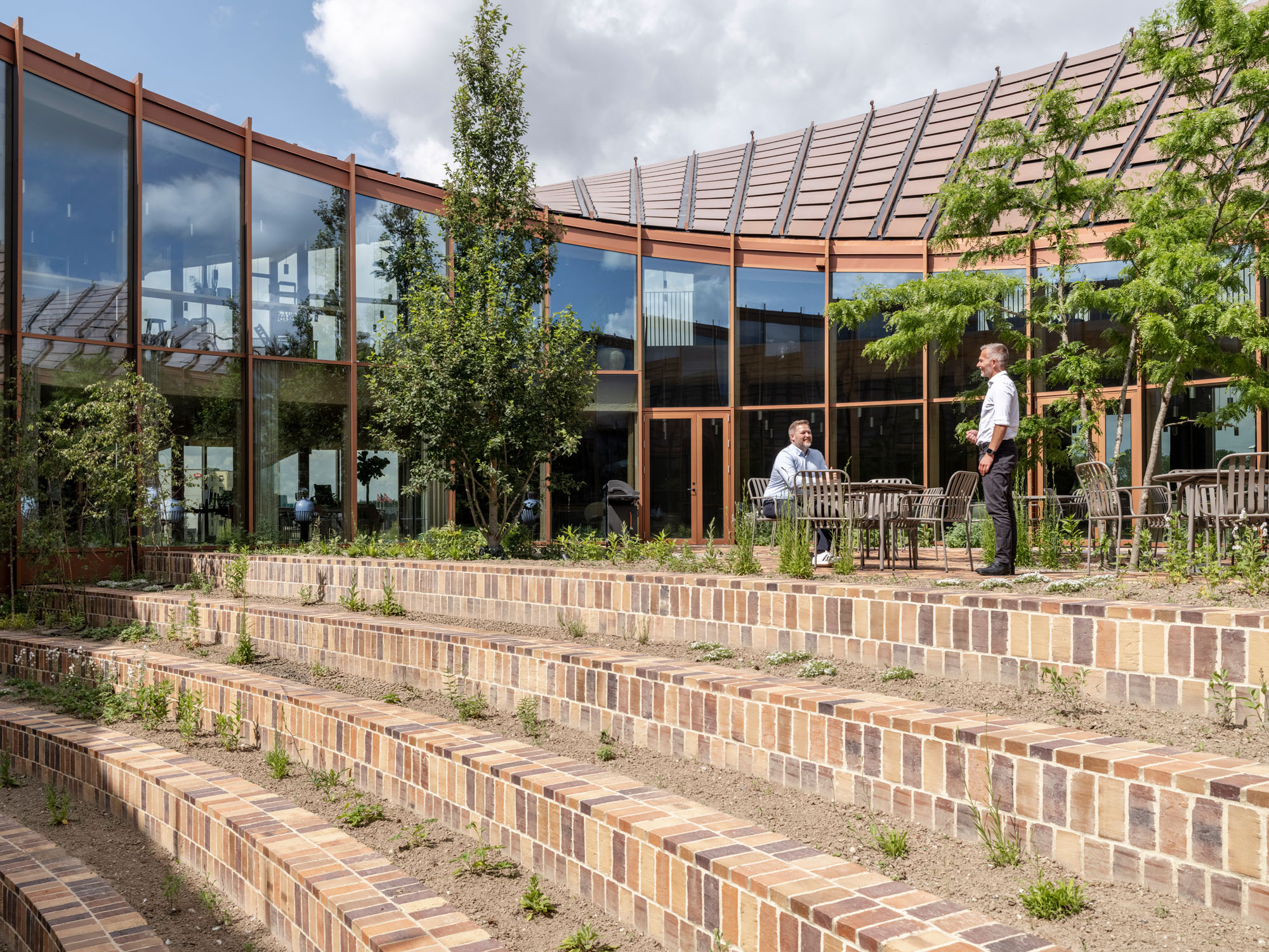 〈ダイマック本社(Dymak HQ)〉BIG(Bjarke Ingels Group)