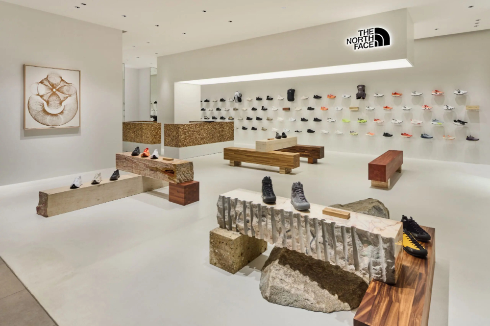 〈THE NORTH FACE FOOTWEAR SHINSAIBASHI〉Photo: 阿野太一