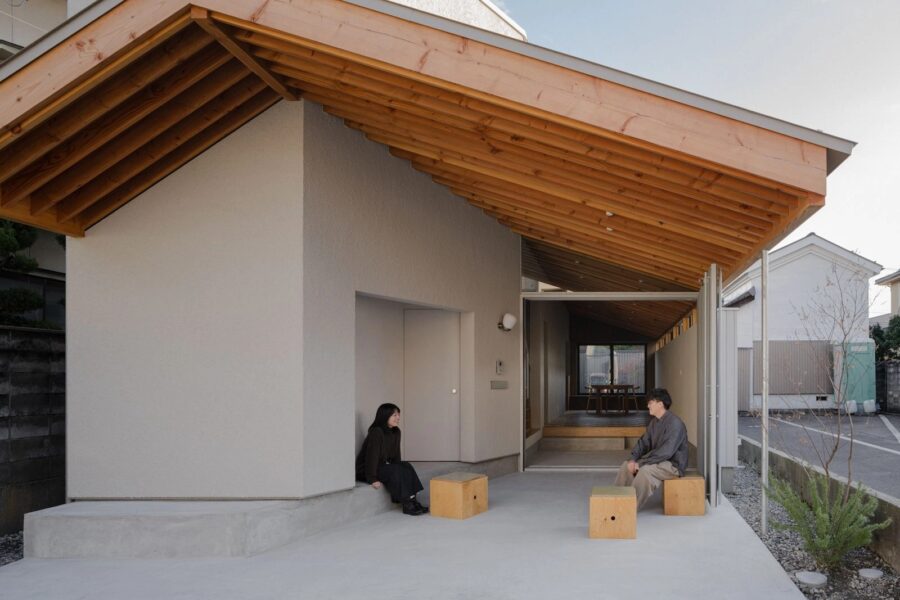 ［Interview］「玄関のない家」が変える、街と家族の関係性｜dot studio〈街と息づく家族の住まい〉