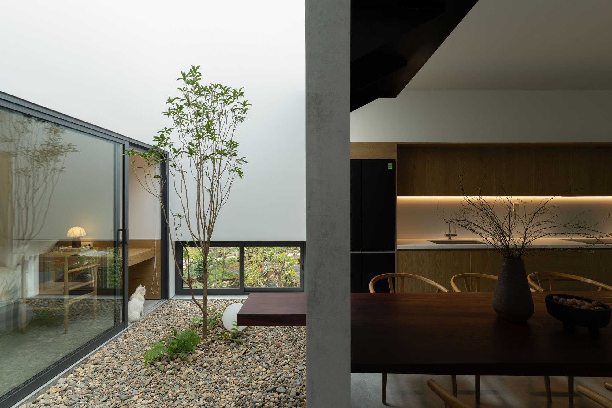 〈ナムダ・ハウス(Nam Da House)〉24ミニマリスト・アーキテクチャ(24Minimalist Architecture)