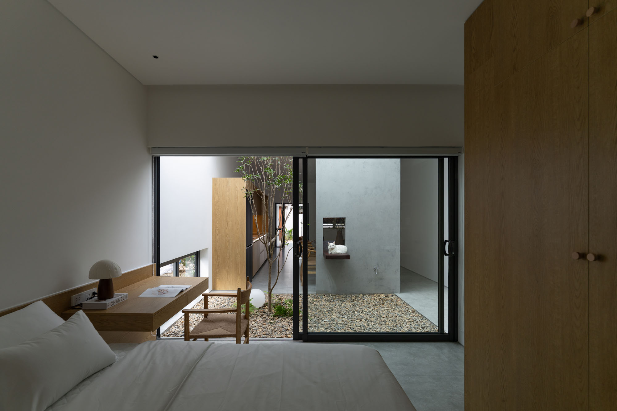 〈ナムダ・ハウス(Nam Da House)〉24ミニマリスト・アーキテクチャ(24Minimalist Architecture)