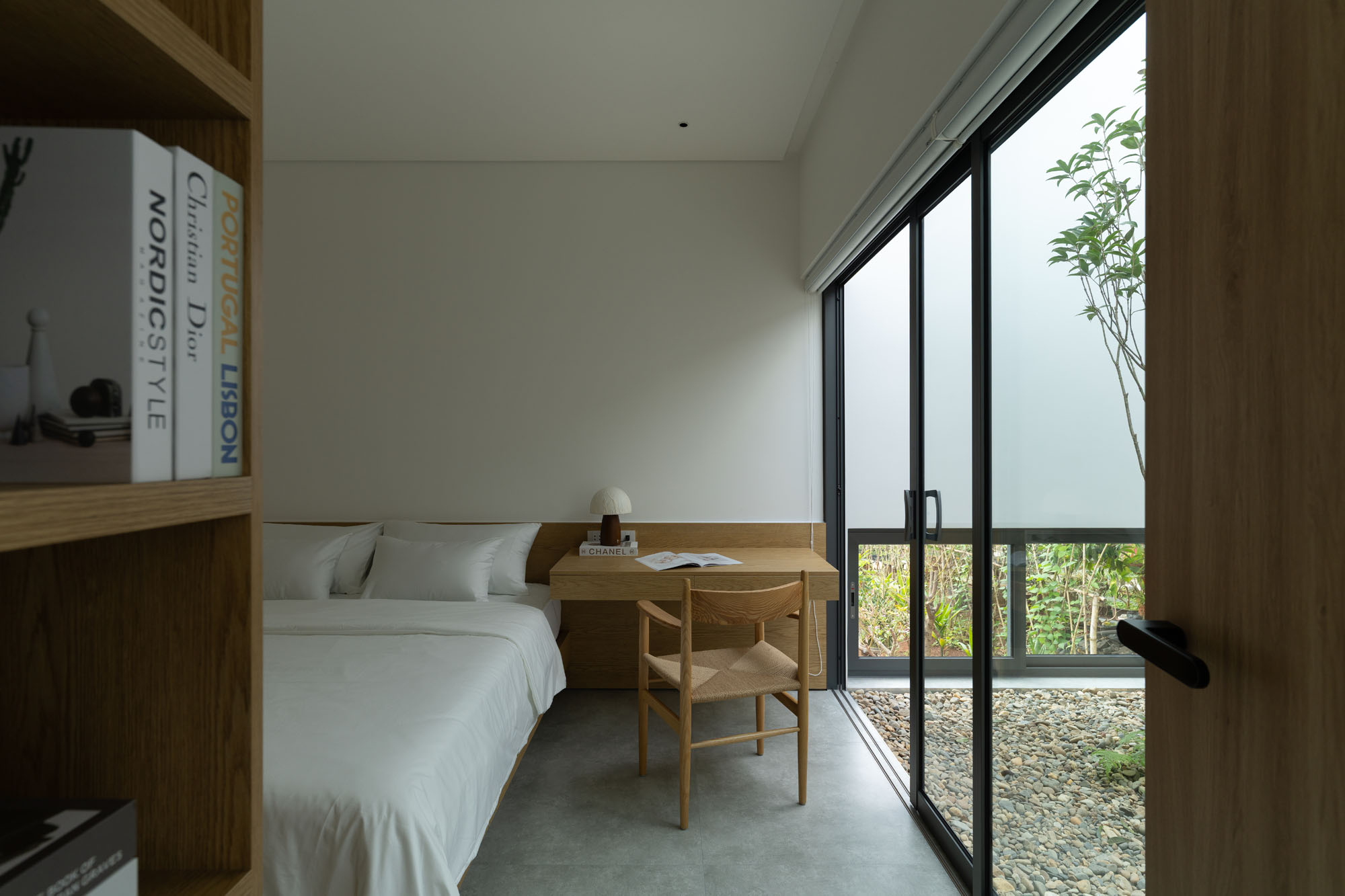 〈ナムダ・ハウス(Nam Da House)〉24ミニマリスト・アーキテクチャ(24Minimalist Architecture)