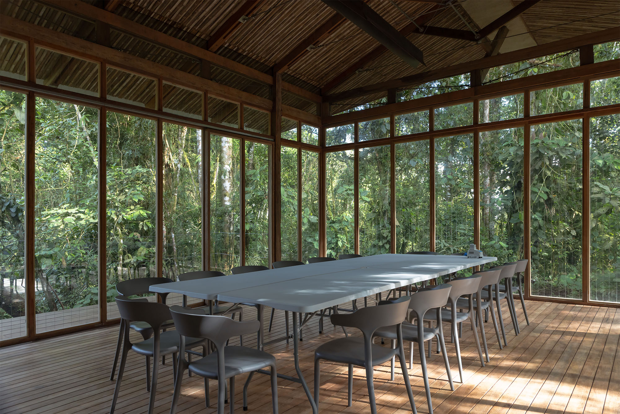 〈ワイルド・スマコ・リサーチ・パビリオン(WildSumaco Research Pavilion)〉