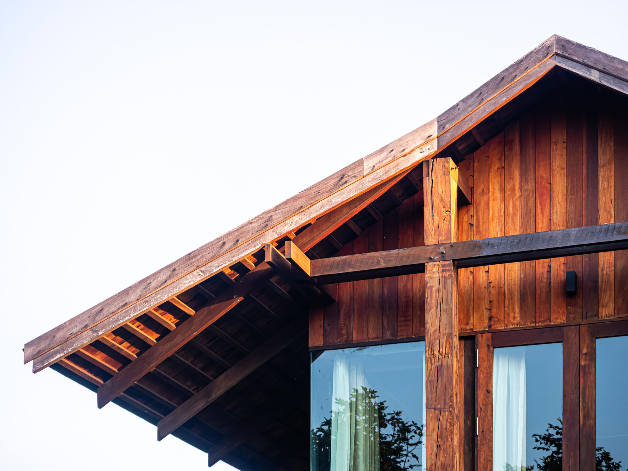 〈ナチャン・ザ・アンティーク・コートヤード・ホテル(Nachan The Antique Courtyard Hotel)〉PAVA(Pacharapan And Varat Architects)