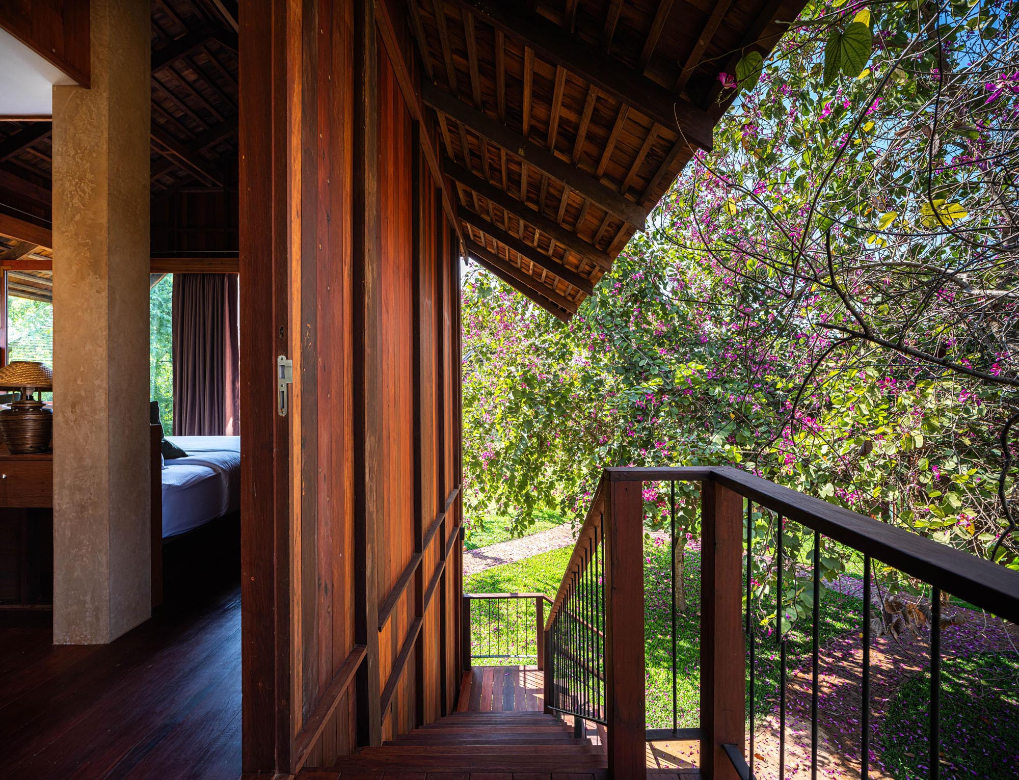 〈ナチャン・ザ・アンティーク・コートヤード・ホテル(Nachan The Antique Courtyard Hotel)〉PAVA(Pacharapan And Varat Architects)