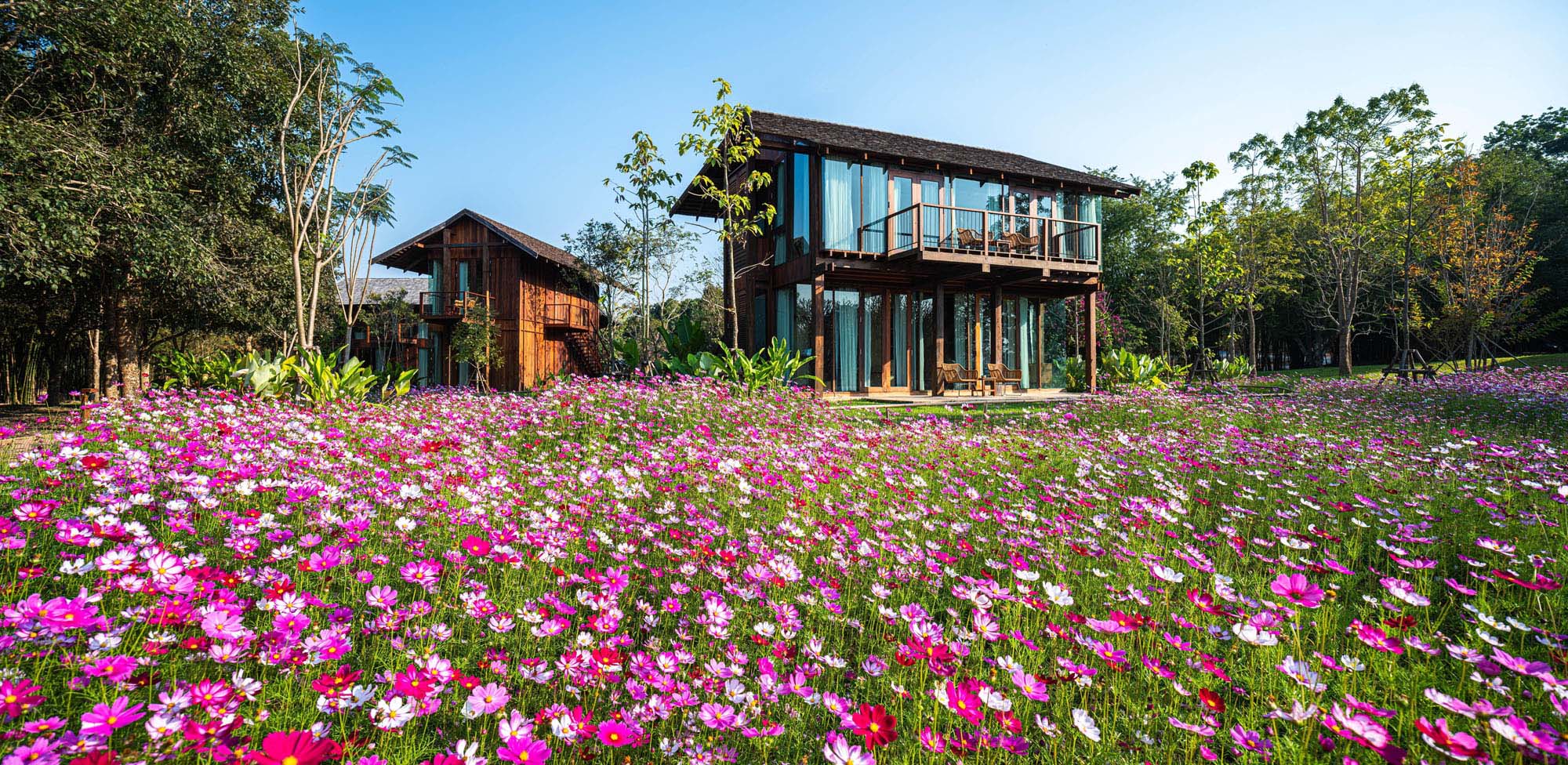 〈ナチャン・ザ・アンティーク・コートヤード・ホテル(Nachan The Antique Courtyard Hotel)〉PAVA(Pacharapan And Varat Architects)