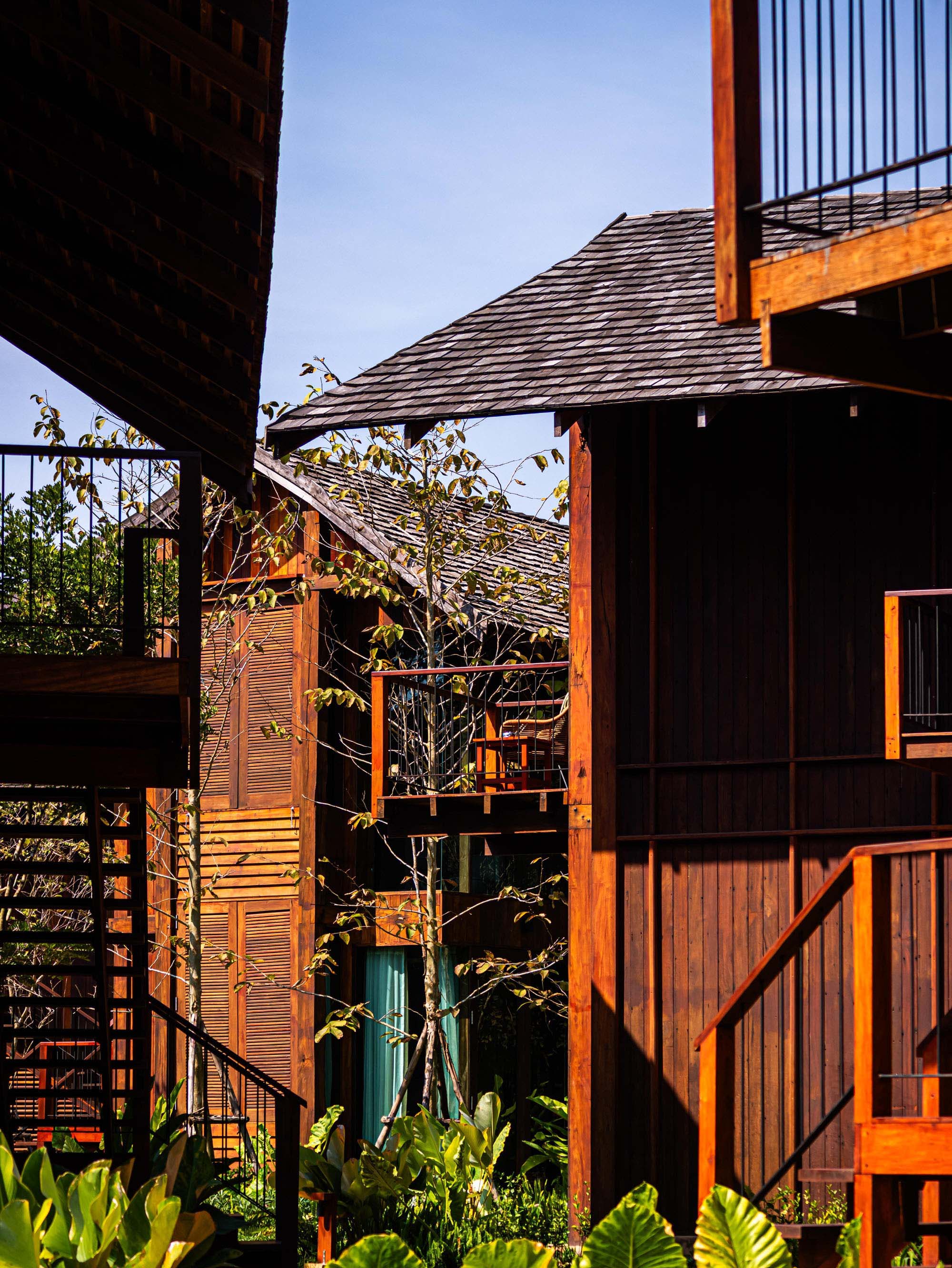 〈ナチャン・ザ・アンティーク・コートヤード・ホテル(Nachan The Antique Courtyard Hotel)〉PAVA(Pacharapan And Varat Architects)