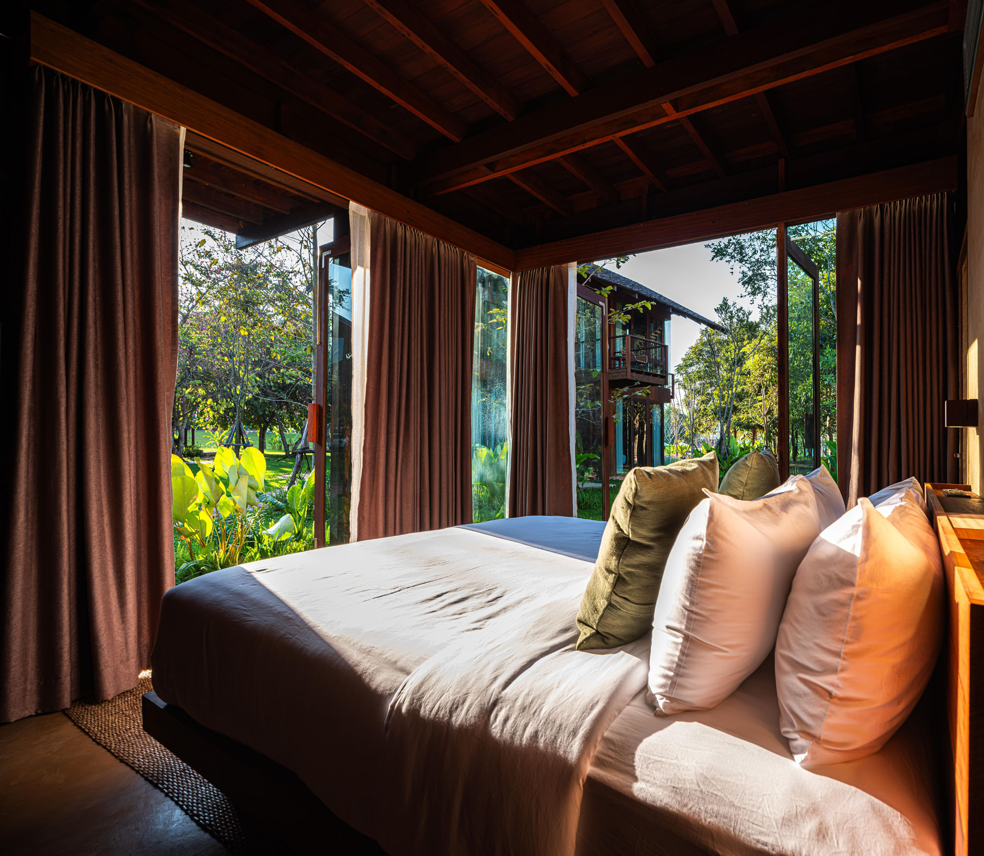〈ナチャン・ザ・アンティーク・コートヤード・ホテル(Nachan The Antique Courtyard Hotel)〉PAVA(Pacharapan And Varat Architects)