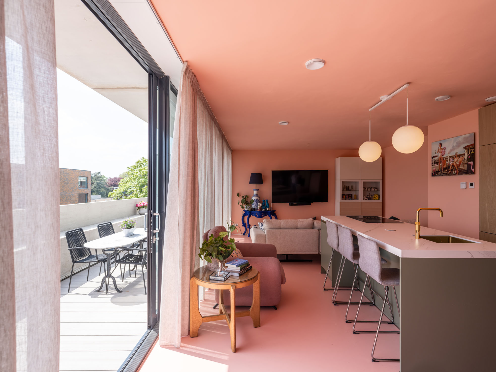 〈ロッテルダム・バウマン教会の改修（Transformation Baumann church Rotterdam）〉HOYT Architecten