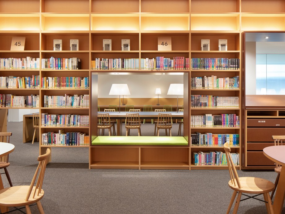 〈Book Farm 神戸市立北神図書館〉Photo: 太田拓実写真事務所