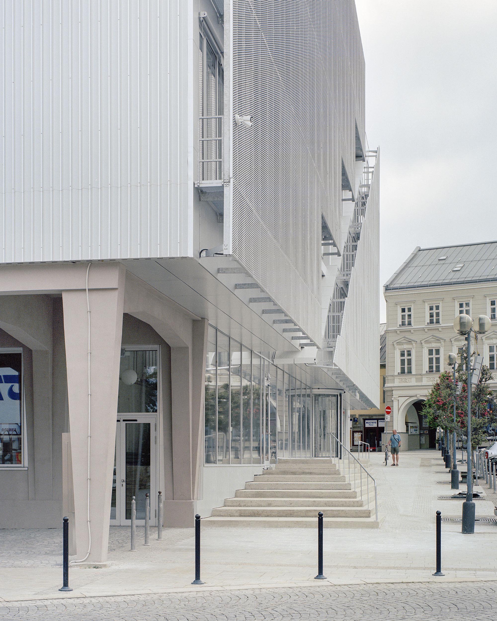 〈プルジェロフ市庁舎の再構築(Reconstruction of City Hall in Přerov)〉アトリエ・グラム(atelier gram)