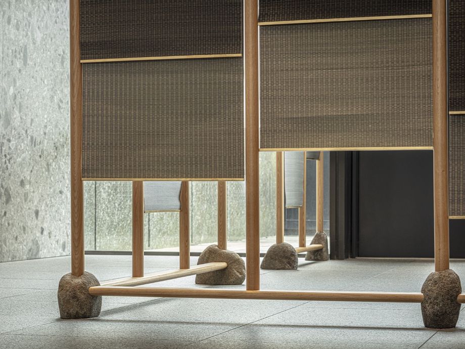 〈JR西日本プロパティーズ本八幡ビル分煙パーティション〉Photo: 淺川敏