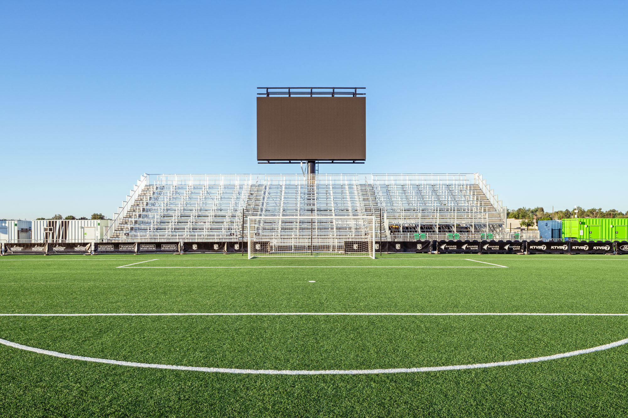 〈アスレチック・クラブ・ボイシ・プロサッカースタジアム(Athletic Club Boise, Professional Soccer Stadium)〉クッシング・テレル(Cushing Terrell)