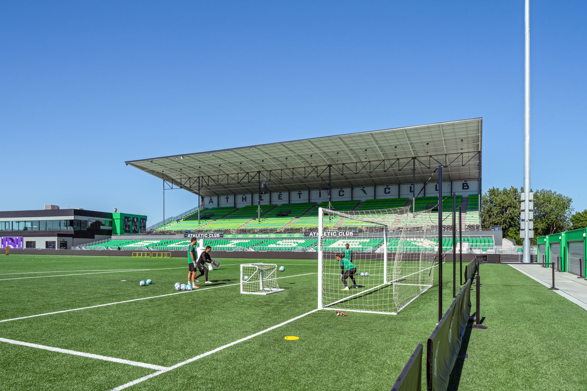 〈アスレチック・クラブ・ボイシ・プロサッカースタジアム(Athletic Club Boise, Professional Soccer Stadium)〉クッシング・テレル(Cushing Terrell)
