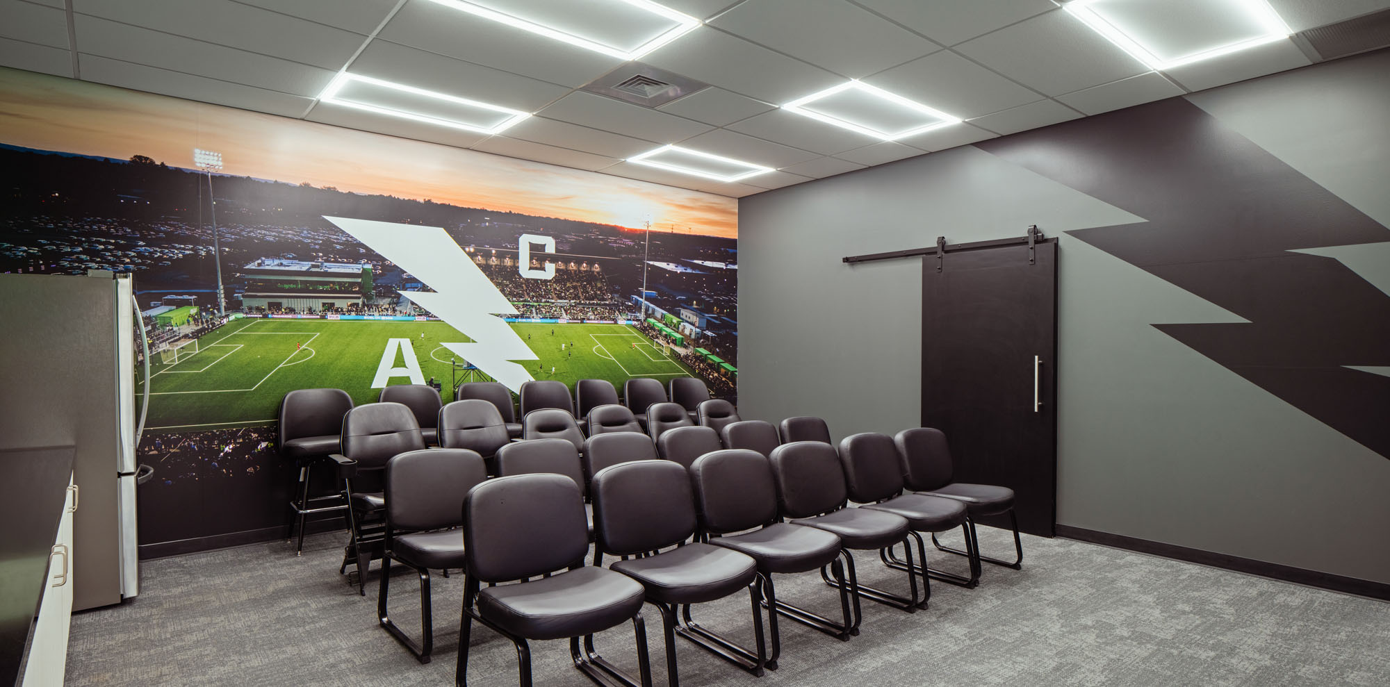 〈アスレチック・クラブ・ボイシ・プロサッカースタジアム(Athletic Club Boise, Professional Soccer Stadium)〉クッシング・テレル(Cushing Terrell)